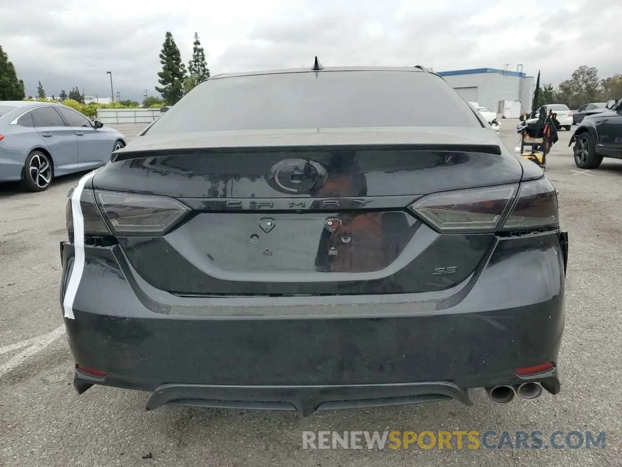 6 fotografías del automóvil dañado 4T1G11AK2RU257812 TOYOTA CAMRY 2024