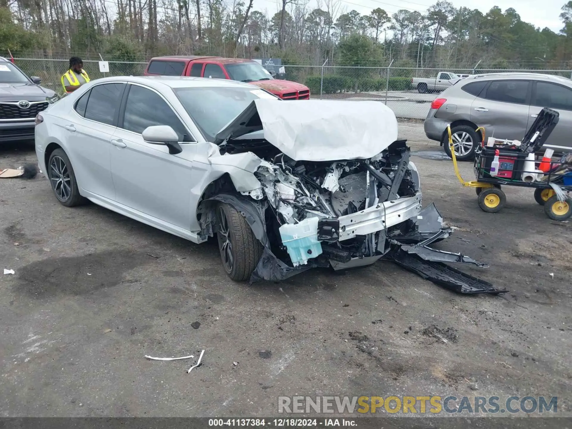 1 fotografías del automóvil dañado 4T1G11AK2RU265344 TOYOTA CAMRY 2024