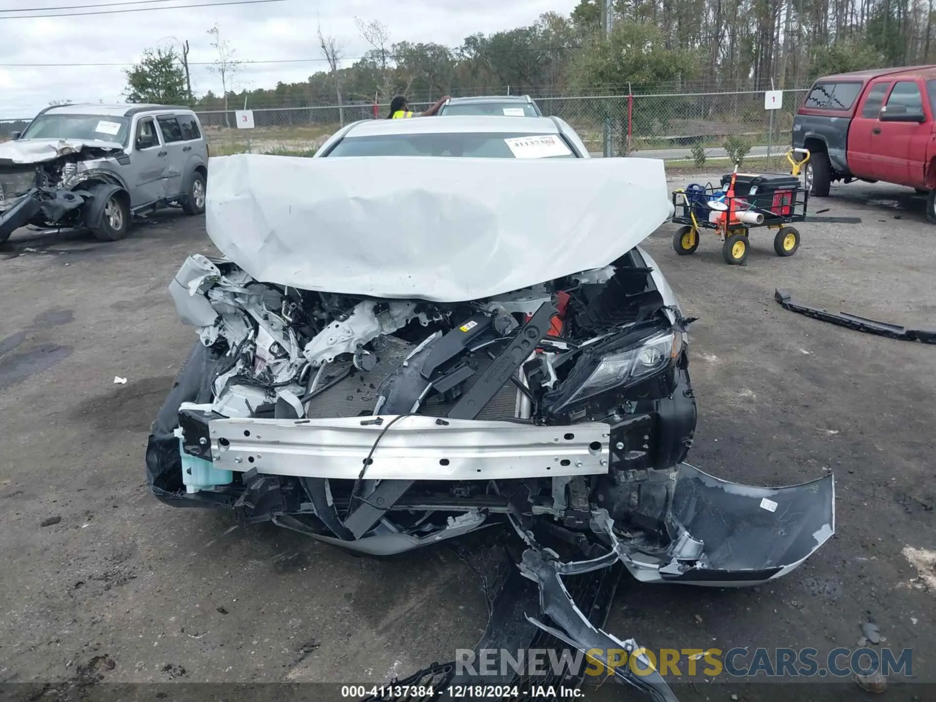 12 fotografías del automóvil dañado 4T1G11AK2RU265344 TOYOTA CAMRY 2024