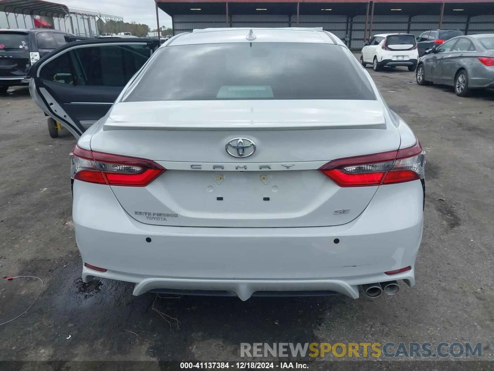 16 fotografías del automóvil dañado 4T1G11AK2RU265344 TOYOTA CAMRY 2024