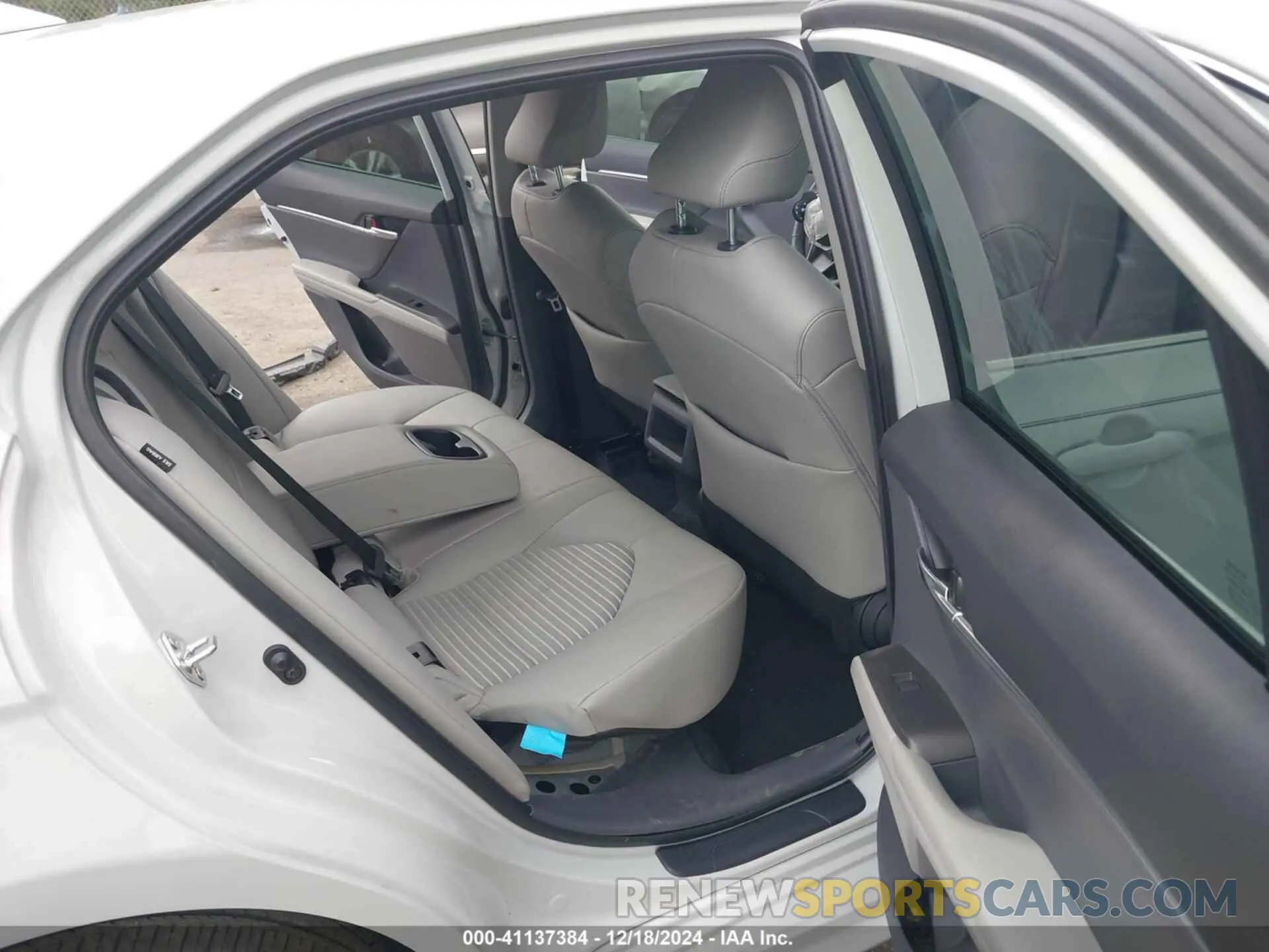 8 fotografías del automóvil dañado 4T1G11AK2RU265344 TOYOTA CAMRY 2024
