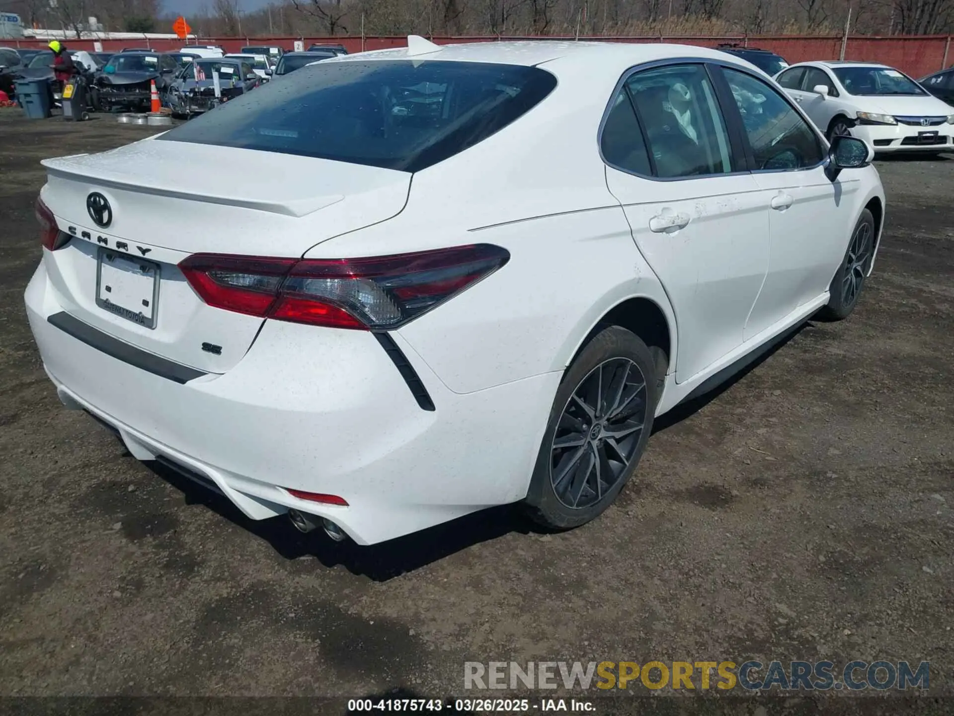 17 fotografías del automóvil dañado 4T1G11AK2RU840512 TOYOTA CAMRY 2024