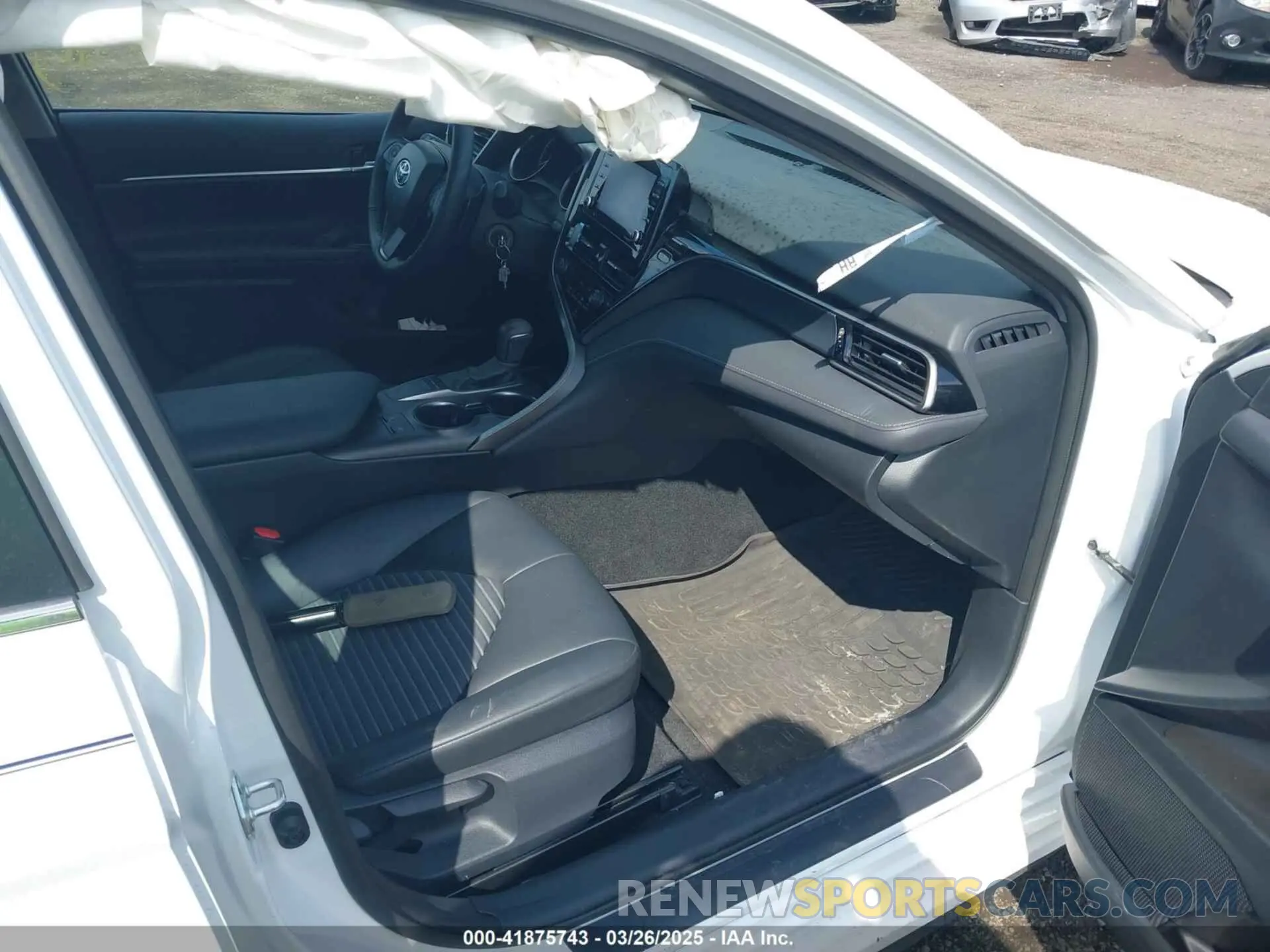 5 fotografías del automóvil dañado 4T1G11AK2RU840512 TOYOTA CAMRY 2024