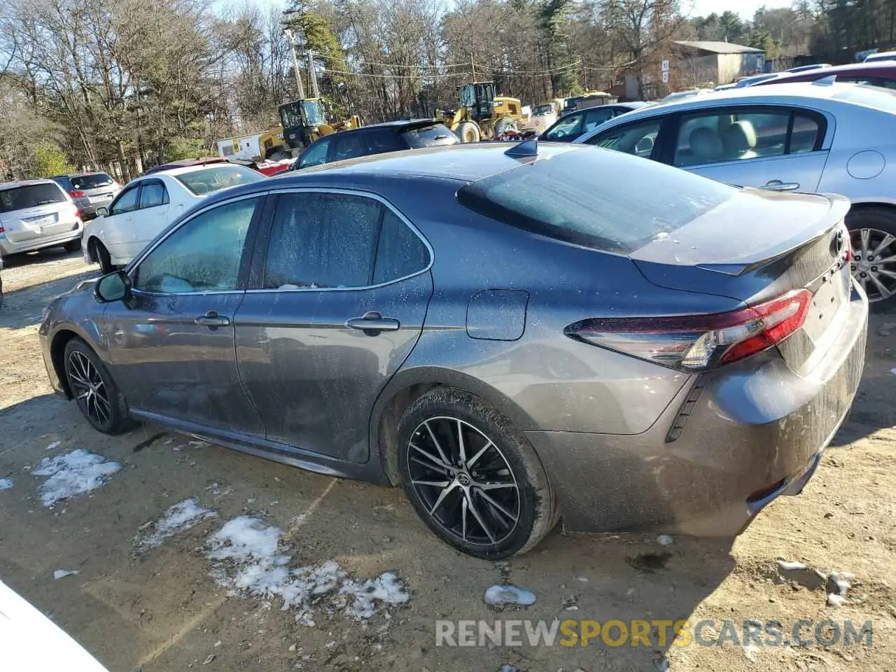 2 fotografías del automóvil dañado 4T1G11AK2RU844835 TOYOTA CAMRY 2024