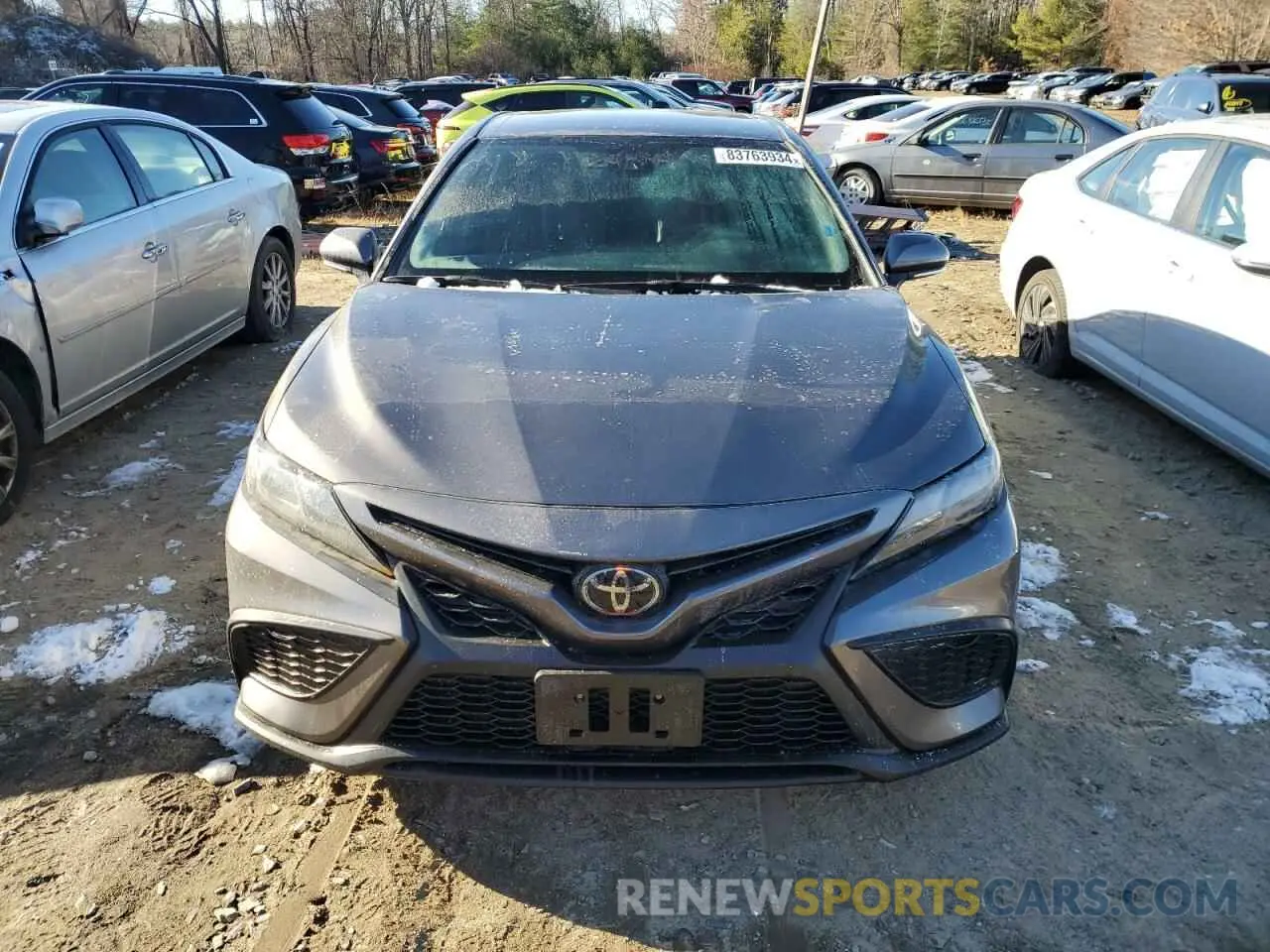5 fotografías del automóvil dañado 4T1G11AK2RU844835 TOYOTA CAMRY 2024