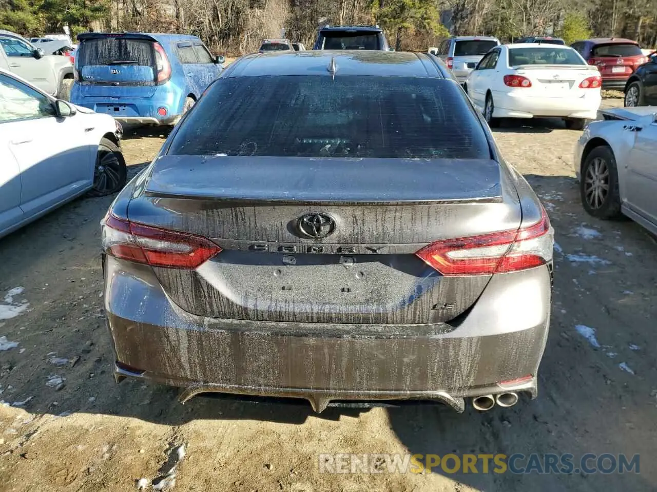 6 fotografías del automóvil dañado 4T1G11AK2RU844835 TOYOTA CAMRY 2024