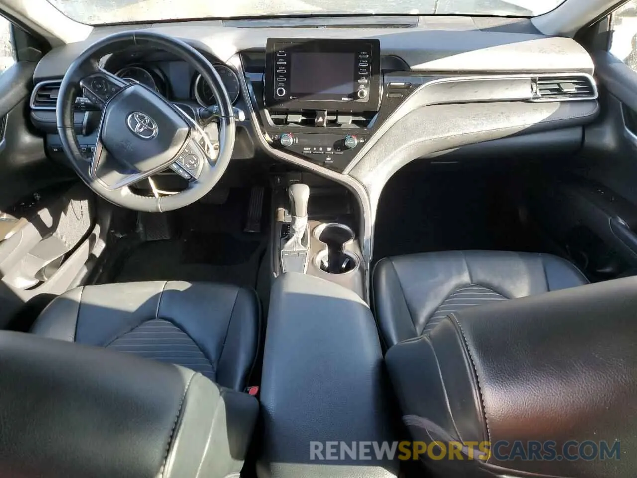 8 fotografías del automóvil dañado 4T1G11AK2RU844835 TOYOTA CAMRY 2024