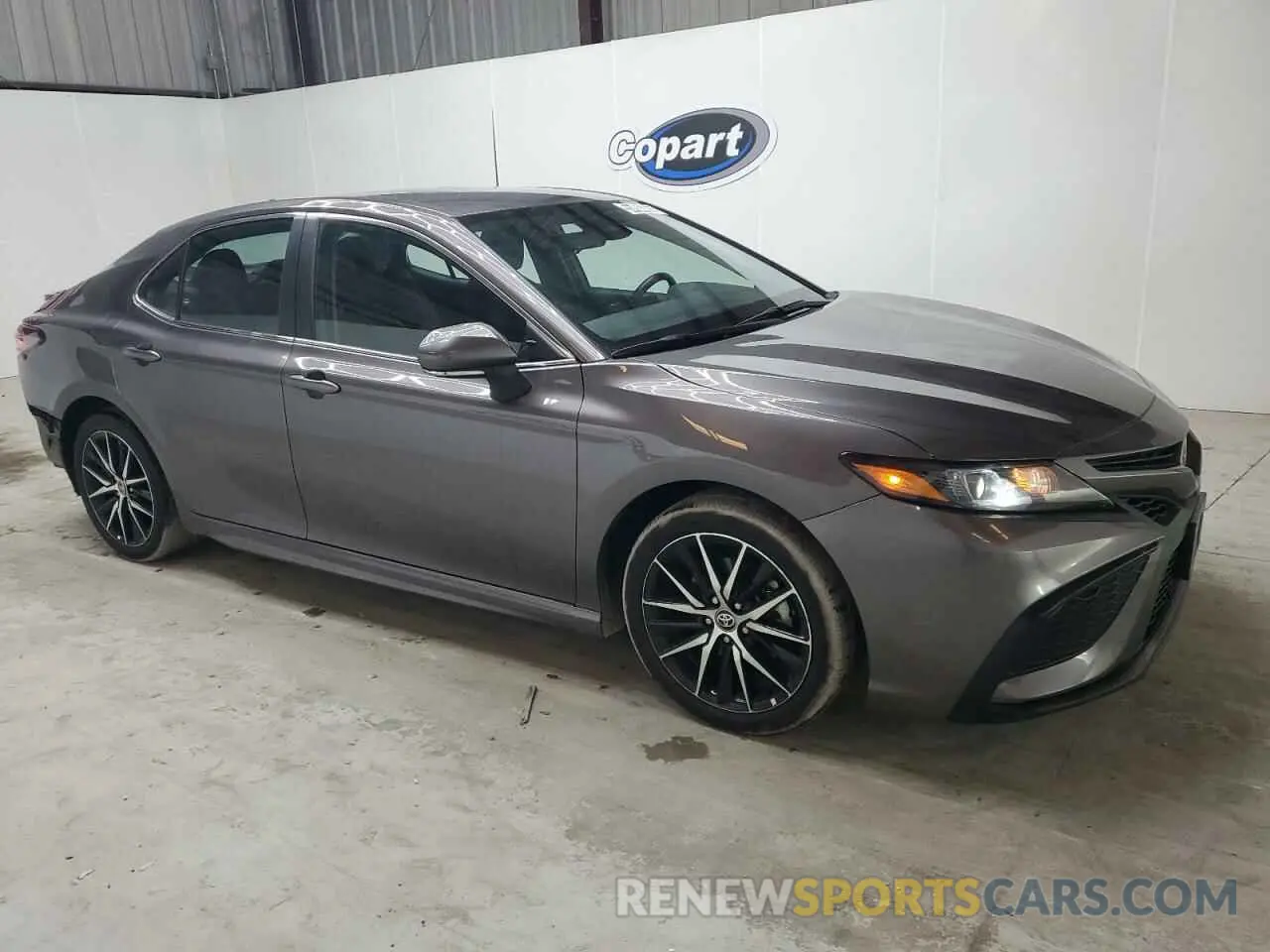 4 fotografías del automóvil dañado 4T1G11AK2RU851073 TOYOTA CAMRY 2024