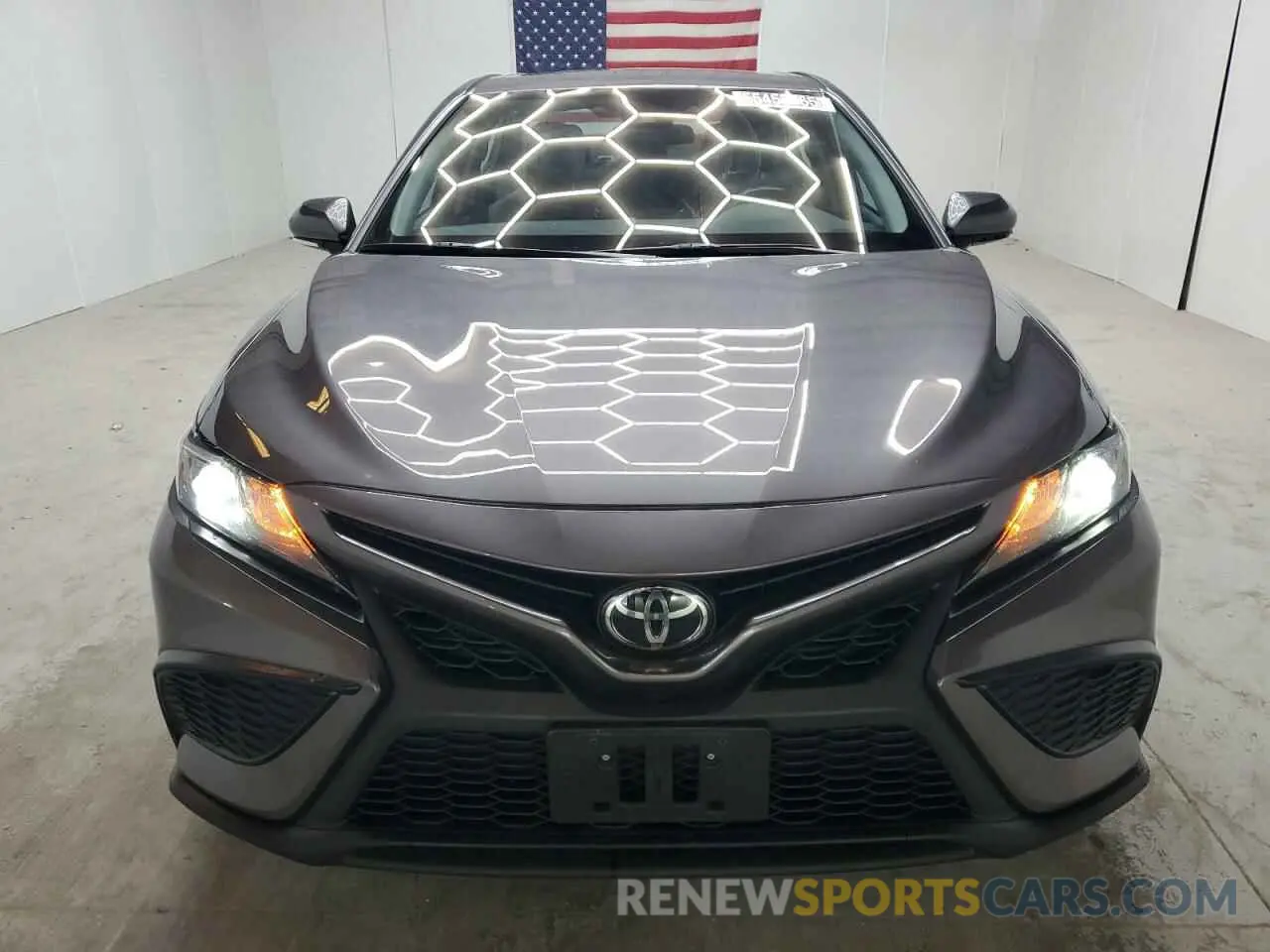 5 fotografías del automóvil dañado 4T1G11AK2RU851073 TOYOTA CAMRY 2024