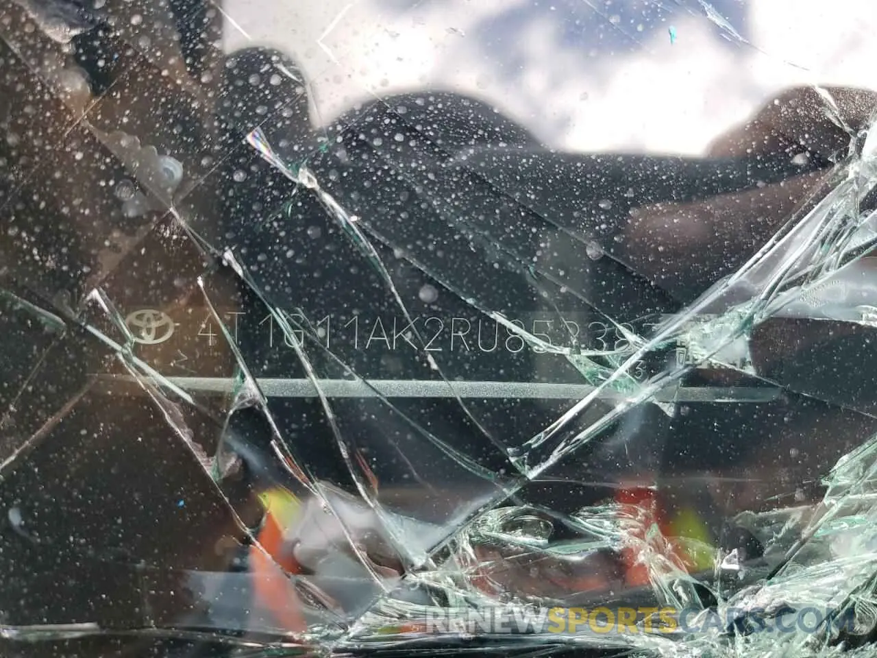 12 fotografías del automóvil dañado 4T1G11AK2RU853387 TOYOTA CAMRY 2024