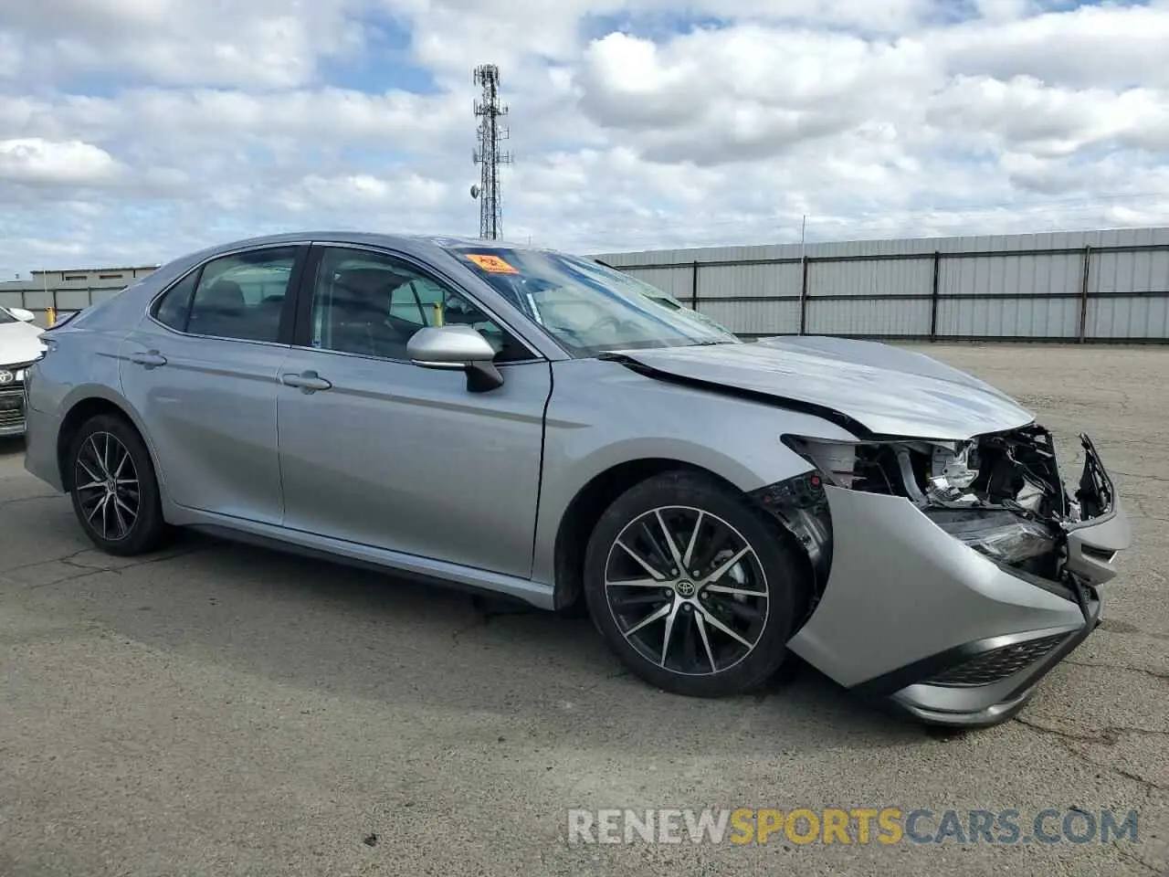 4 fotografías del automóvil dañado 4T1G11AK2RU853387 TOYOTA CAMRY 2024