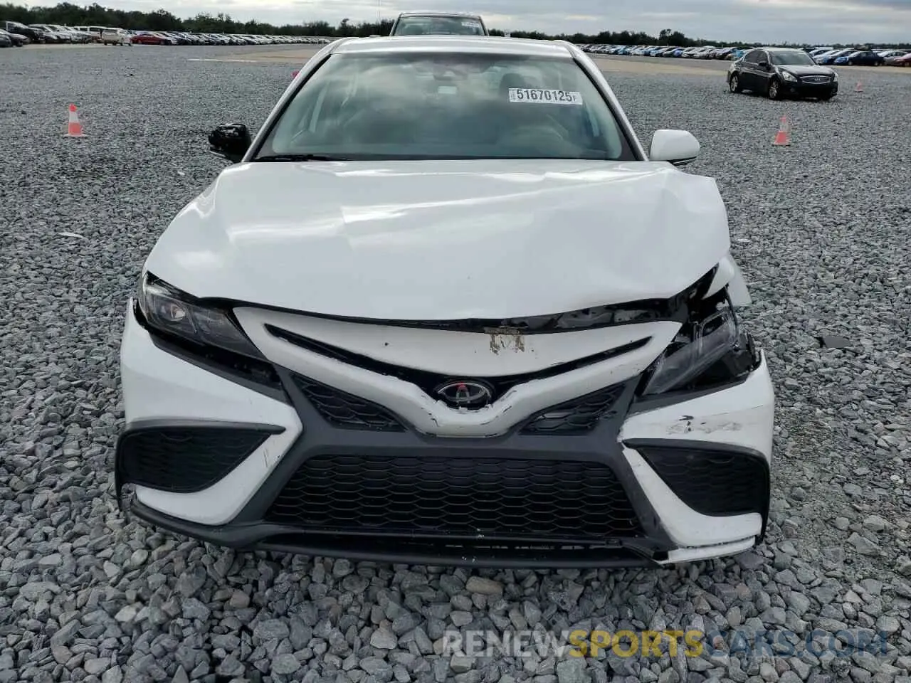 5 fotografías del automóvil dañado 4T1G11AK2RU862056 TOYOTA CAMRY 2024