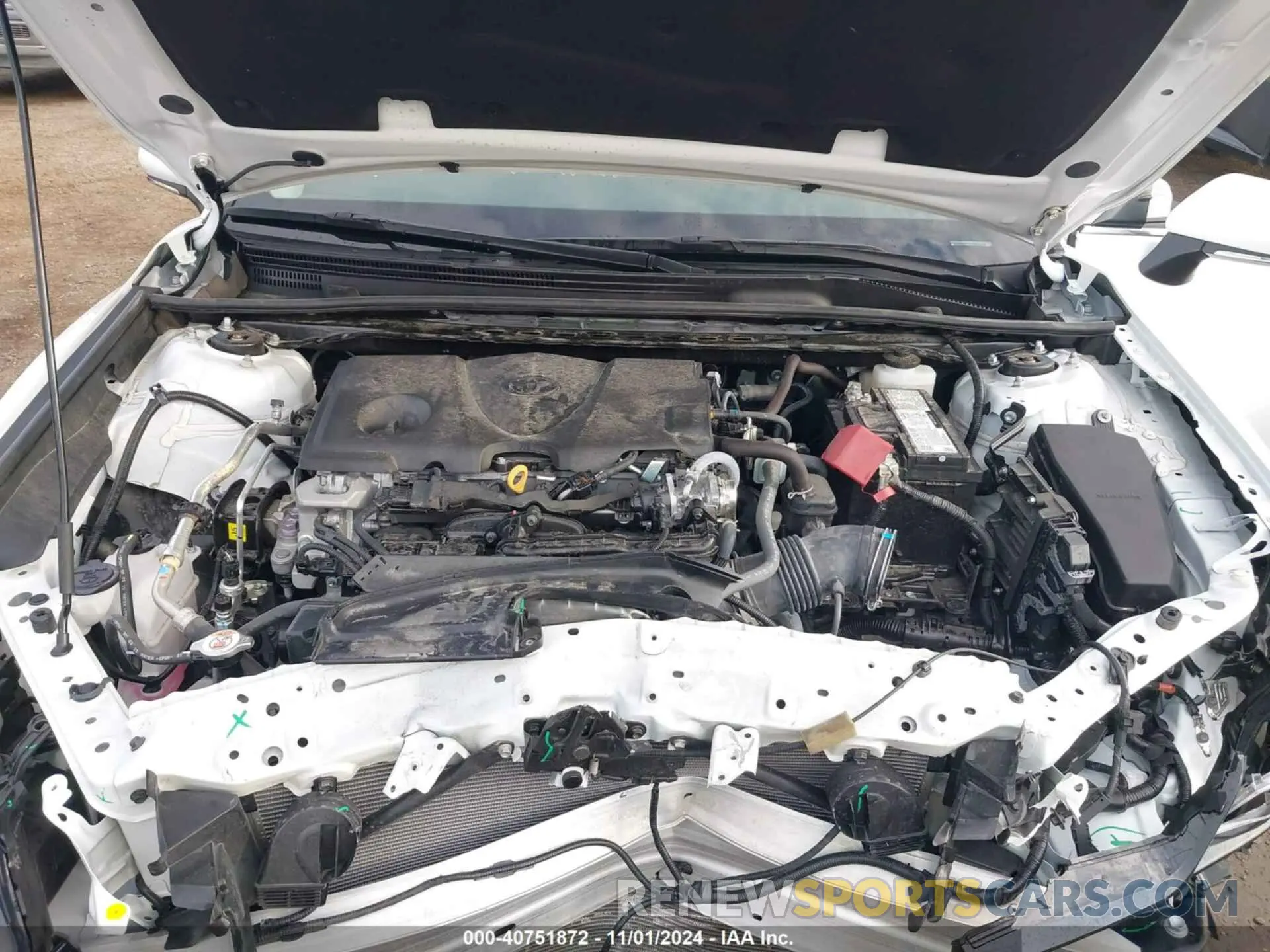 10 fotografías del automóvil dañado 4T1G11AK2RU866060 TOYOTA CAMRY 2024