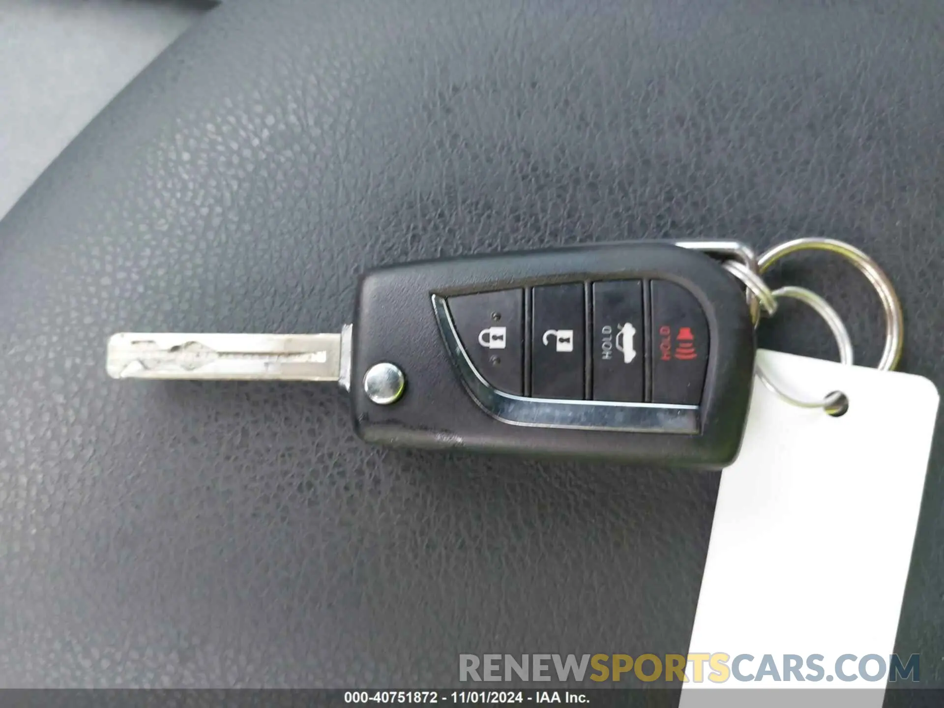 11 fotografías del automóvil dañado 4T1G11AK2RU866060 TOYOTA CAMRY 2024