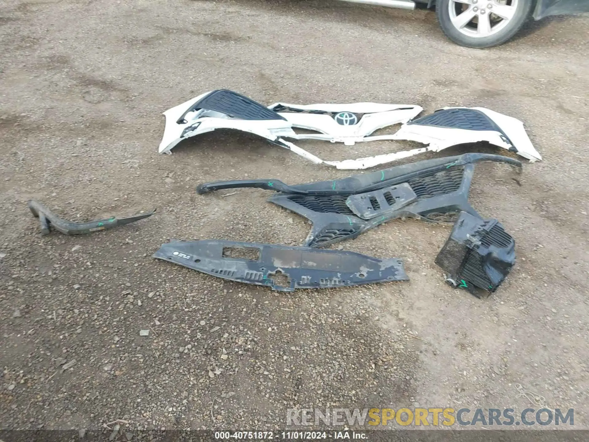 12 fotografías del automóvil dañado 4T1G11AK2RU866060 TOYOTA CAMRY 2024