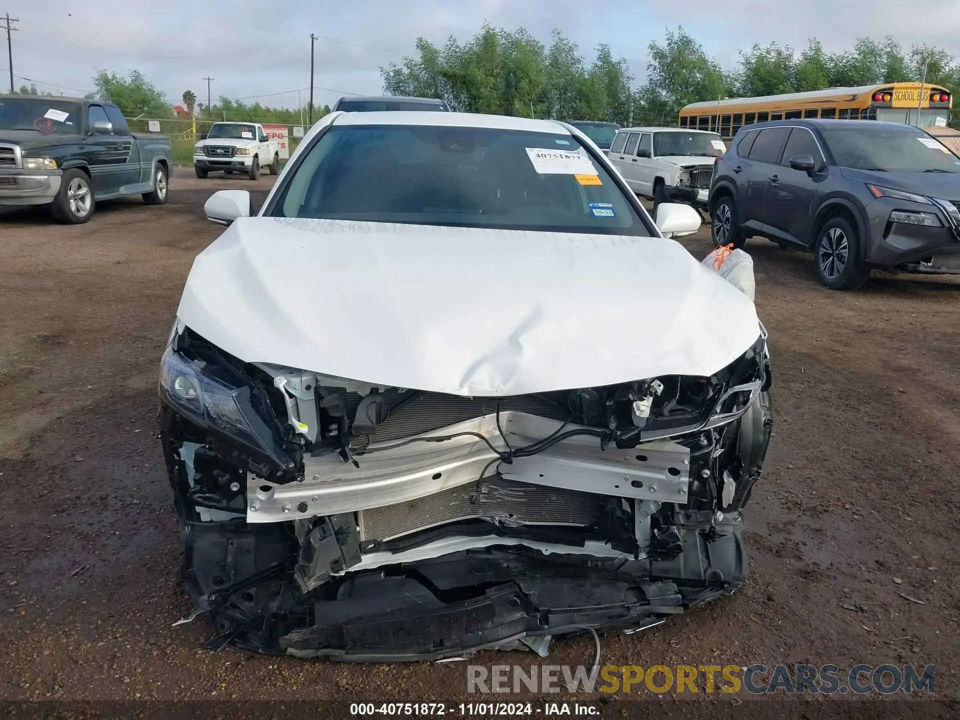 13 fotografías del automóvil dañado 4T1G11AK2RU866060 TOYOTA CAMRY 2024