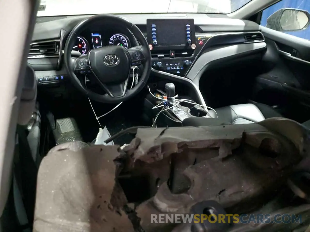 8 fotografías del automóvil dañado 4T1G11AK2RU878659 TOYOTA CAMRY 2024