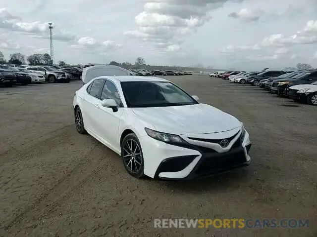 10 fotografías del automóvil dañado 4T1G11AK2RU883022 TOYOTA CAMRY 2024