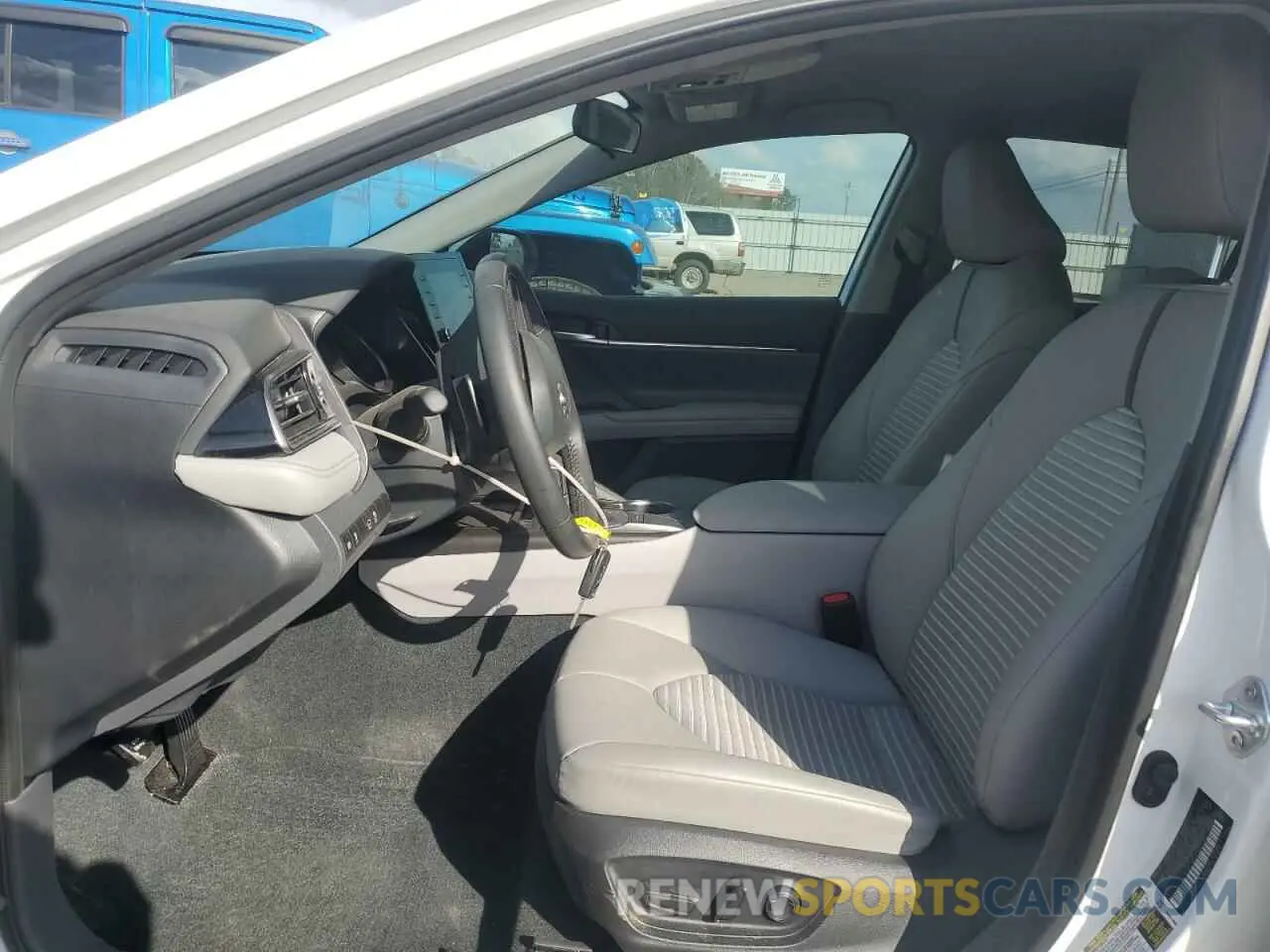 7 fotografías del automóvil dañado 4T1G11AK2RU883022 TOYOTA CAMRY 2024
