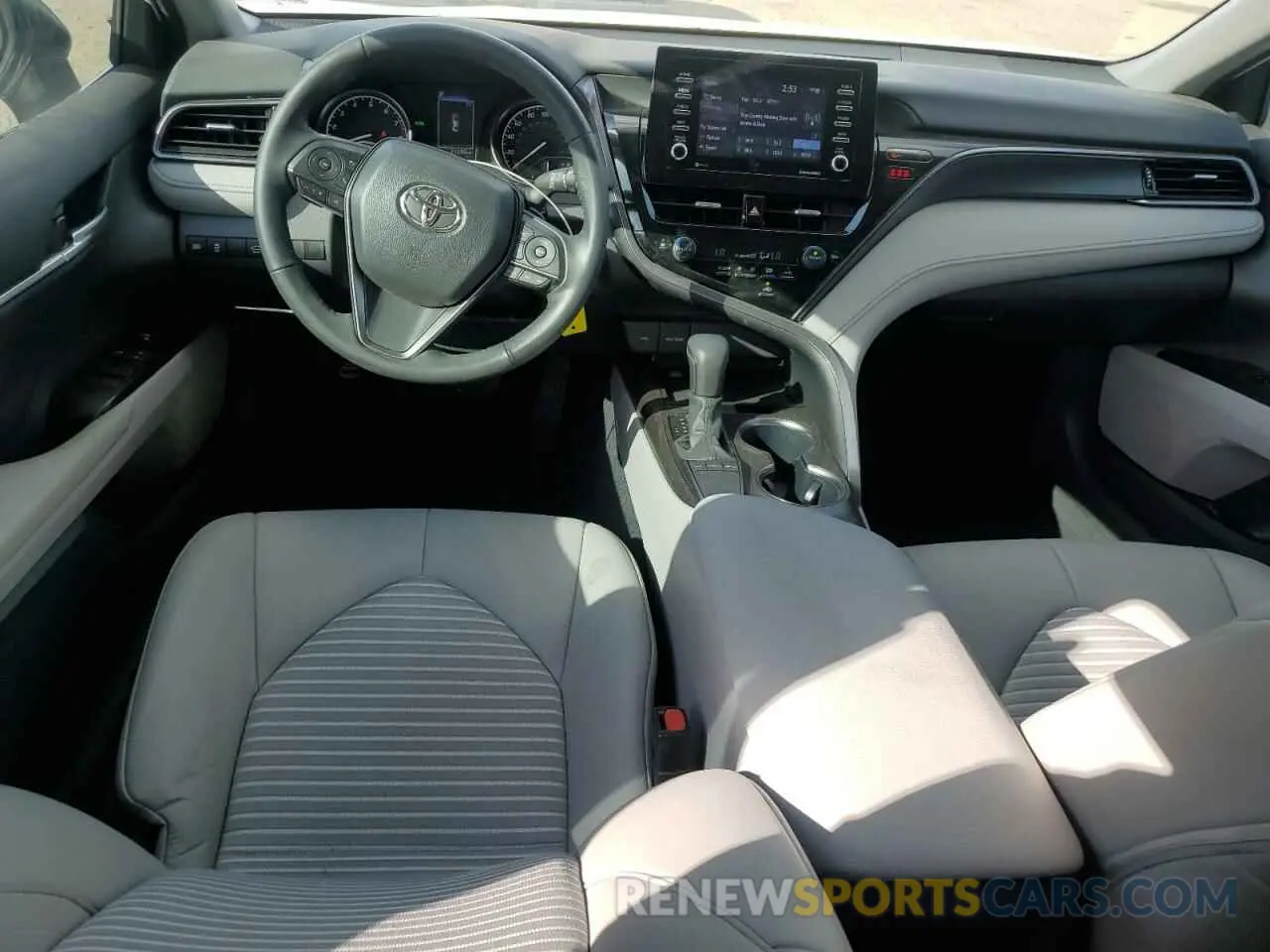8 fotografías del automóvil dañado 4T1G11AK2RU883022 TOYOTA CAMRY 2024
