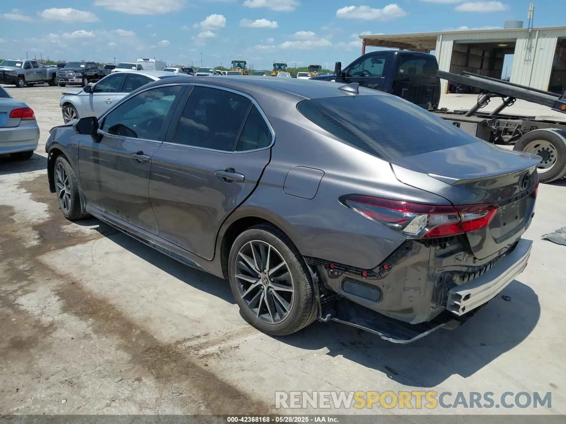 3 fotografías del automóvil dañado 4T1G11AK2RU885868 TOYOTA CAMRY 2024