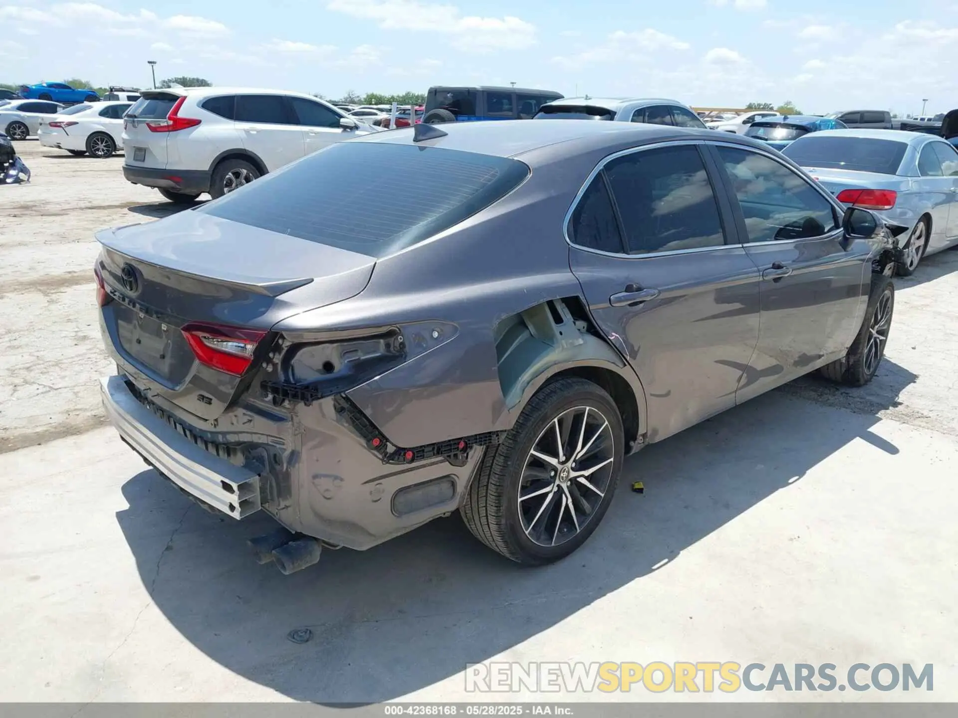 4 fotografías del automóvil dañado 4T1G11AK2RU885868 TOYOTA CAMRY 2024