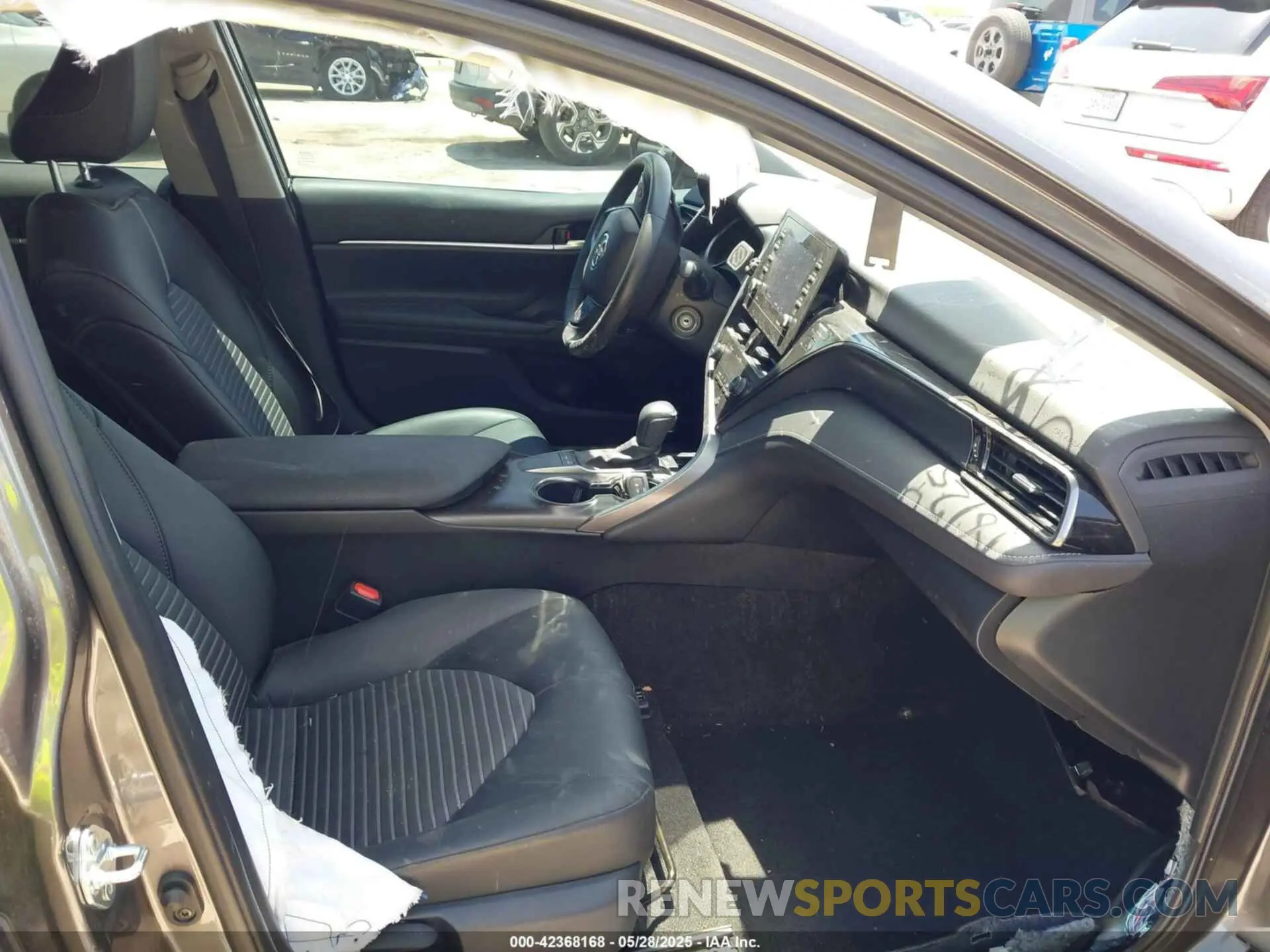 5 fotografías del automóvil dañado 4T1G11AK2RU885868 TOYOTA CAMRY 2024