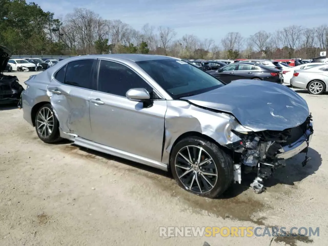 4 fotografías del automóvil dañado 4T1G11AK2RU895736 TOYOTA CAMRY 2024