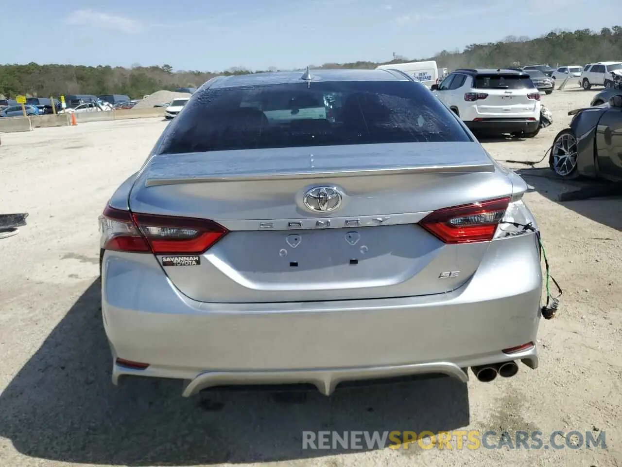 6 fotografías del automóvil dañado 4T1G11AK2RU895736 TOYOTA CAMRY 2024