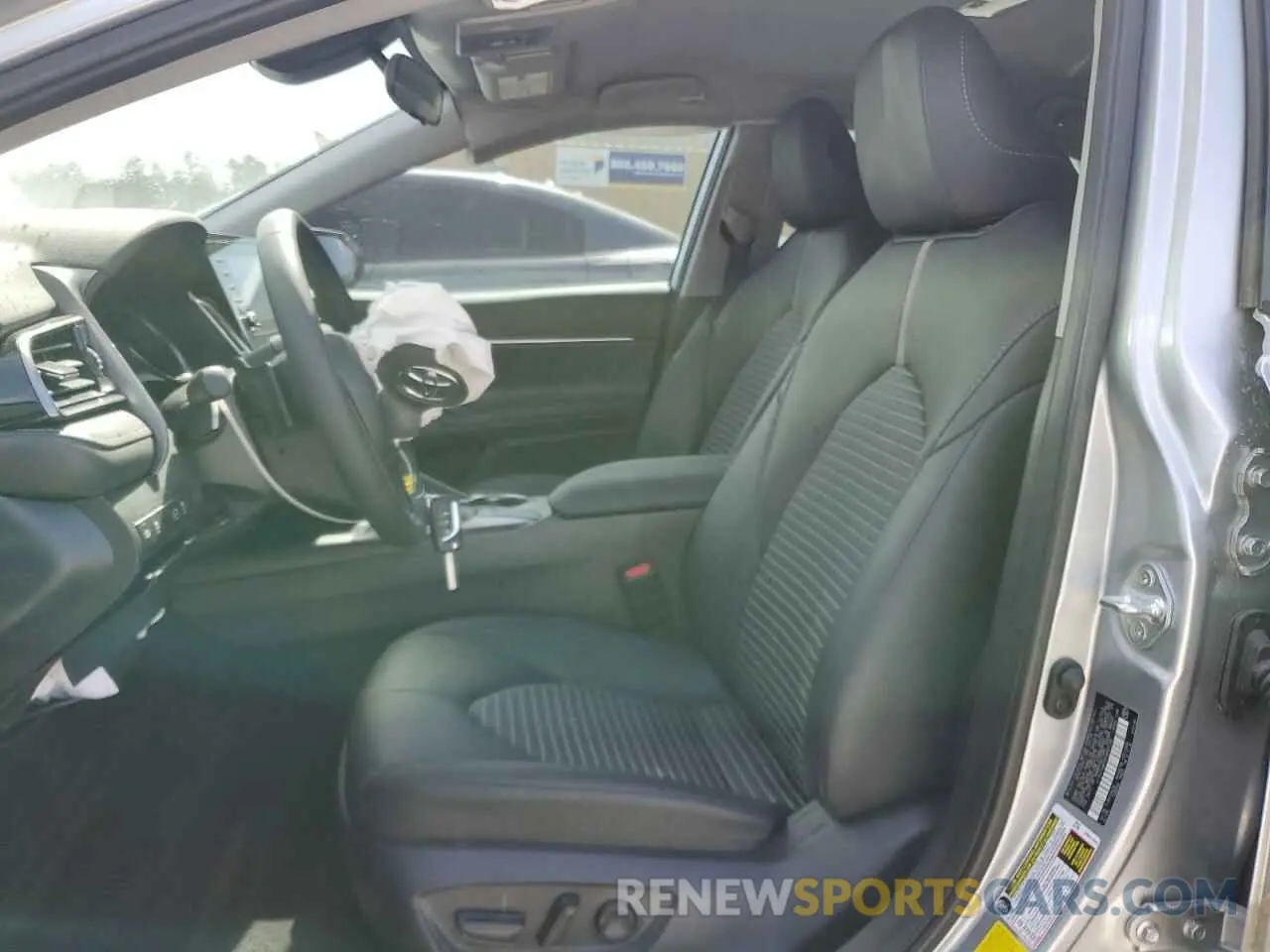 7 fotografías del automóvil dañado 4T1G11AK2RU895736 TOYOTA CAMRY 2024