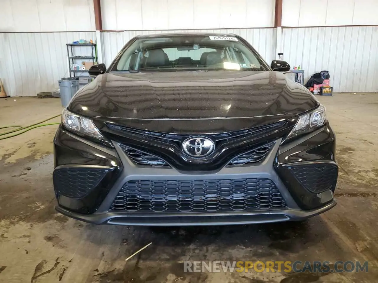 5 fotografías del automóvil dañado 4T1G11AK2RU918707 TOYOTA CAMRY 2024