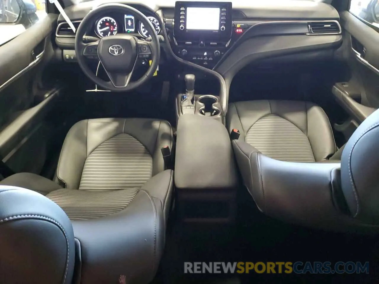 8 fotografías del automóvil dañado 4T1G11AK2RU918707 TOYOTA CAMRY 2024