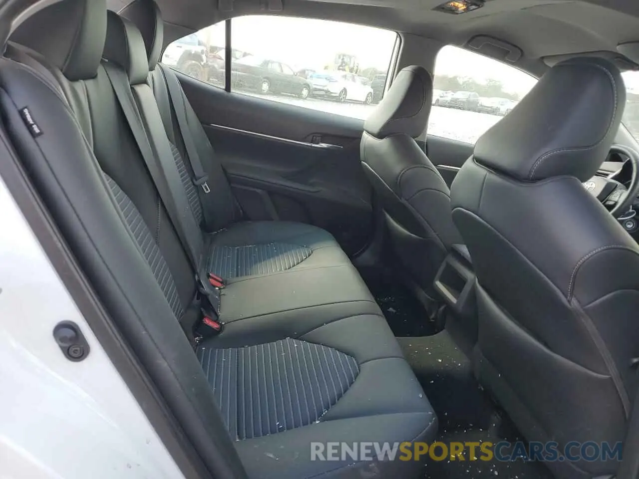 10 fotografías del automóvil dañado 4T1G11AK2RU919615 TOYOTA CAMRY 2024