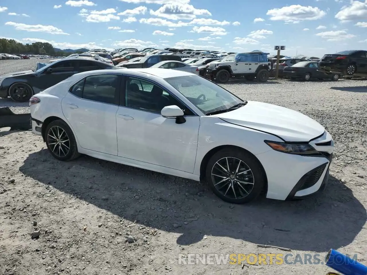 4 fotografías del automóvil dañado 4T1G11AK2RU919615 TOYOTA CAMRY 2024