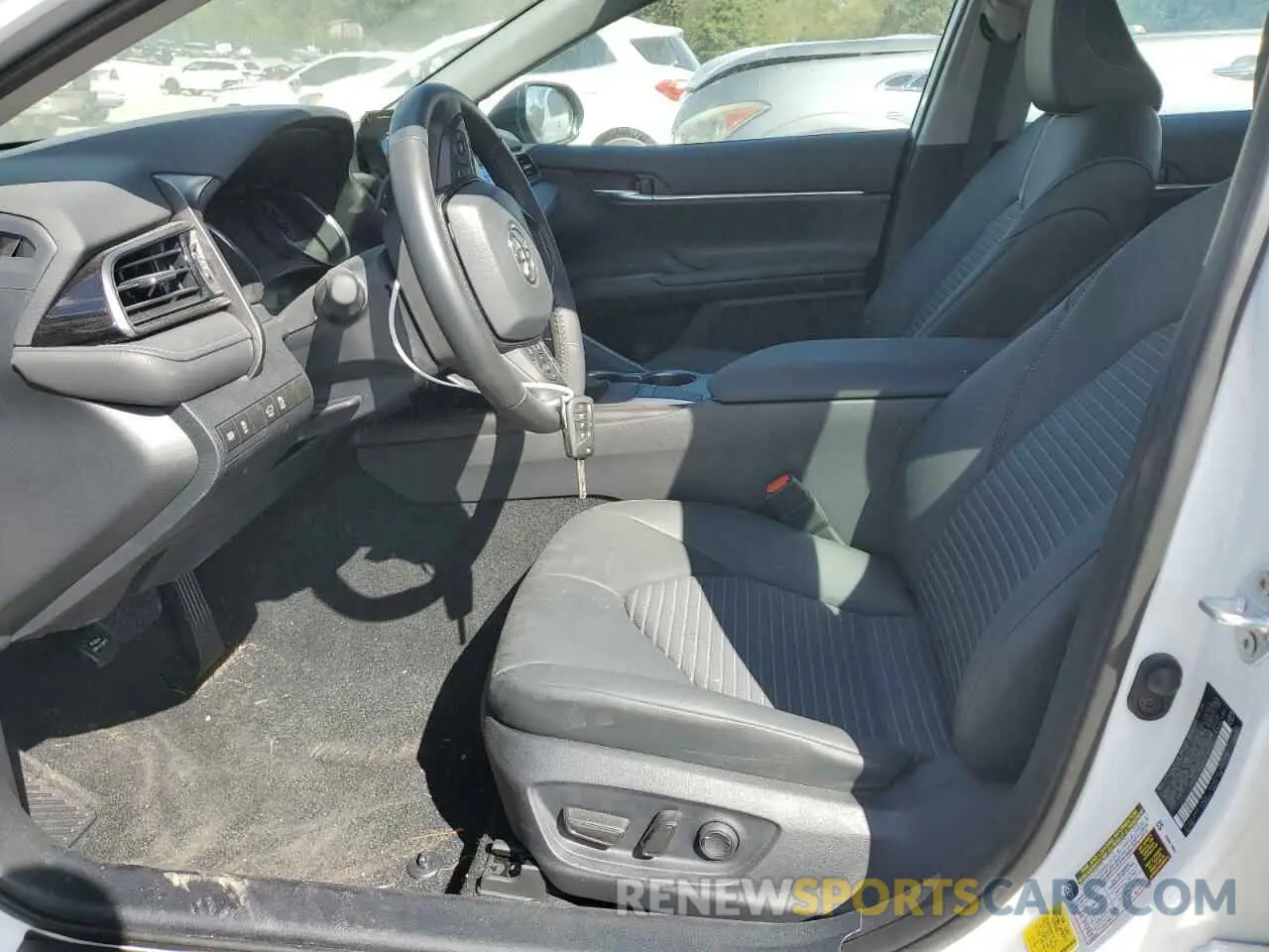 7 fotografías del automóvil dañado 4T1G11AK2RU919615 TOYOTA CAMRY 2024