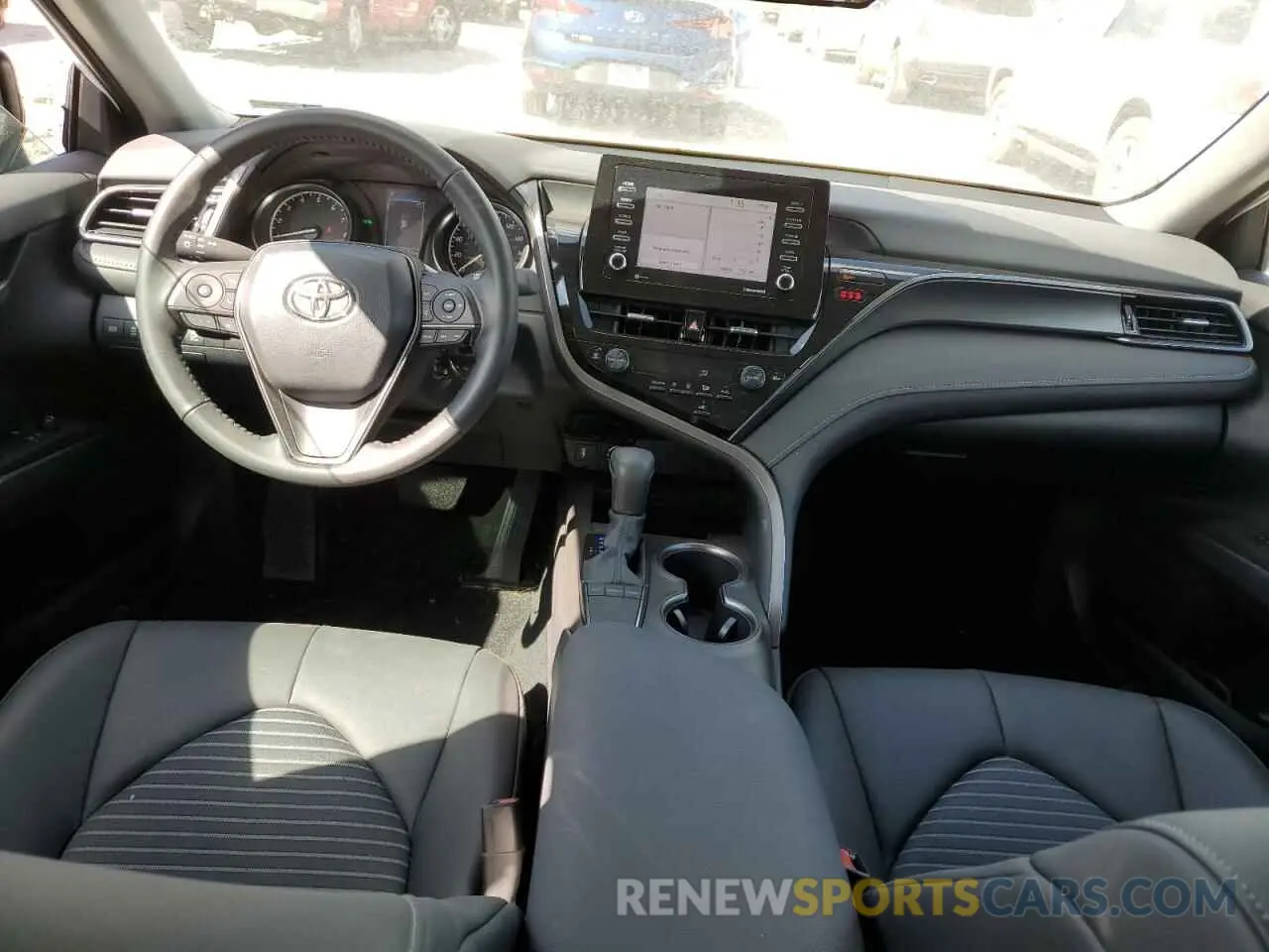 8 fotografías del automóvil dañado 4T1G11AK2RU919615 TOYOTA CAMRY 2024
