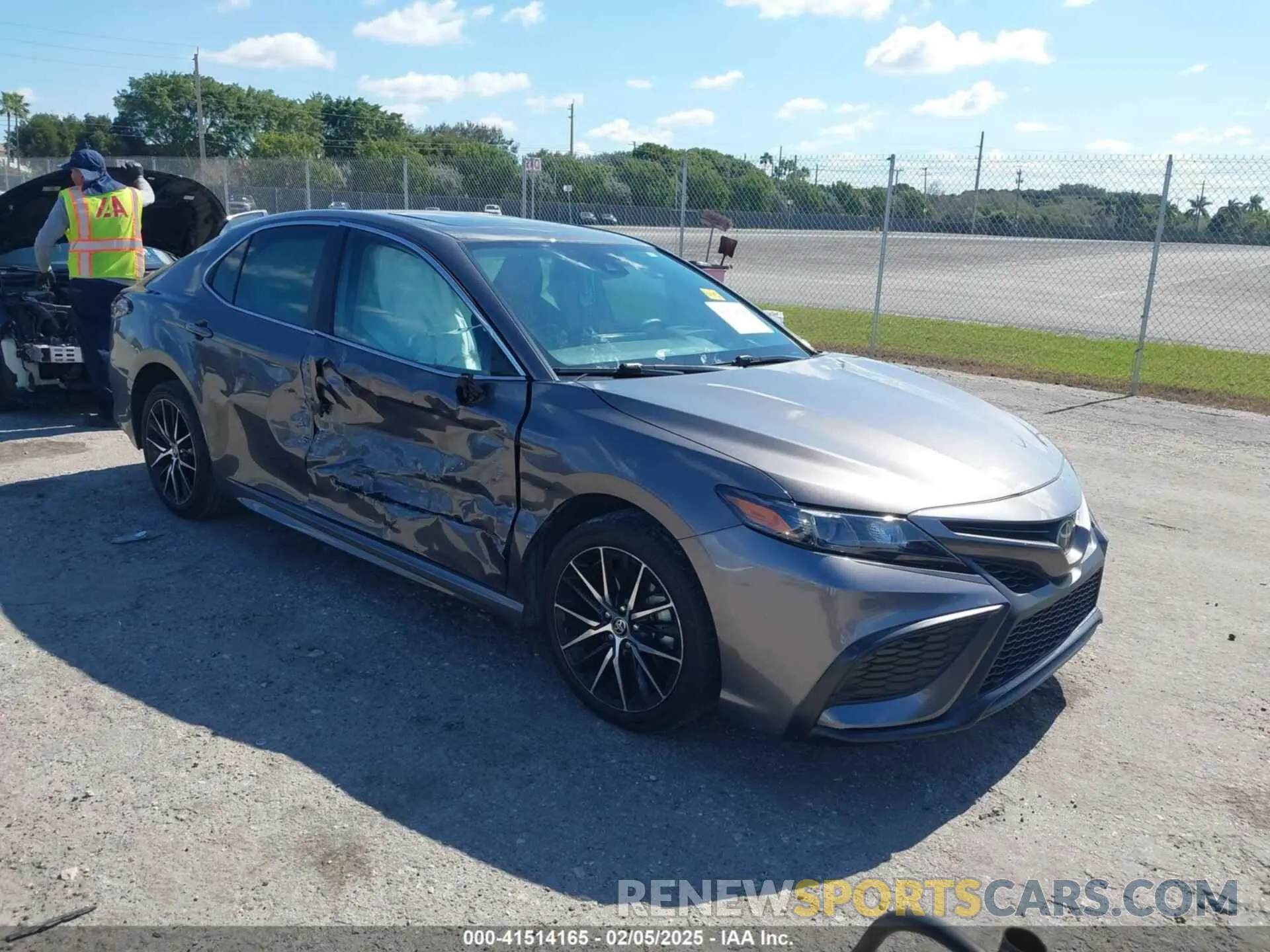 1 fotografías del automóvil dañado 4T1G11AK2RU919839 TOYOTA CAMRY 2024