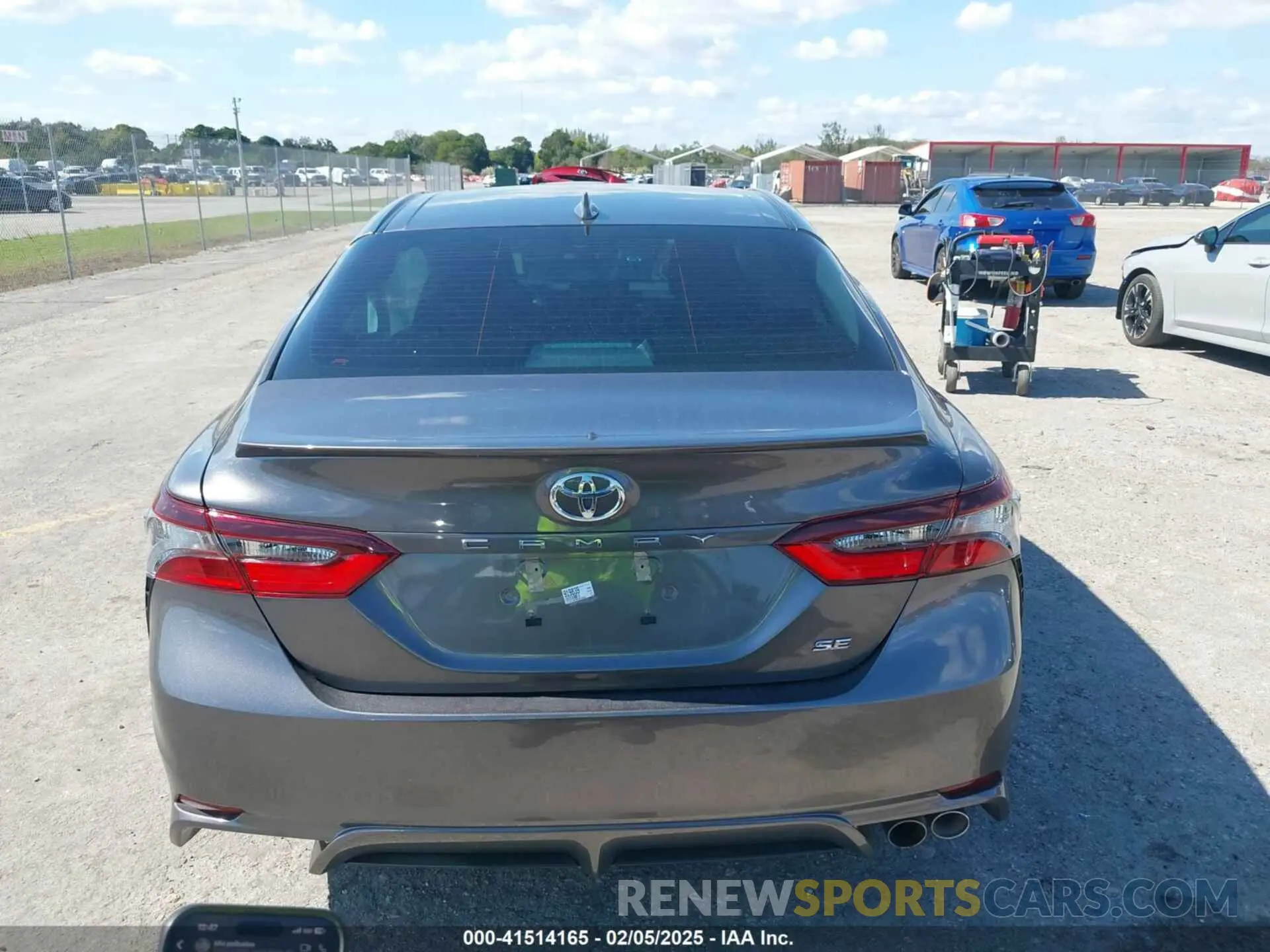 17 fotografías del automóvil dañado 4T1G11AK2RU919839 TOYOTA CAMRY 2024