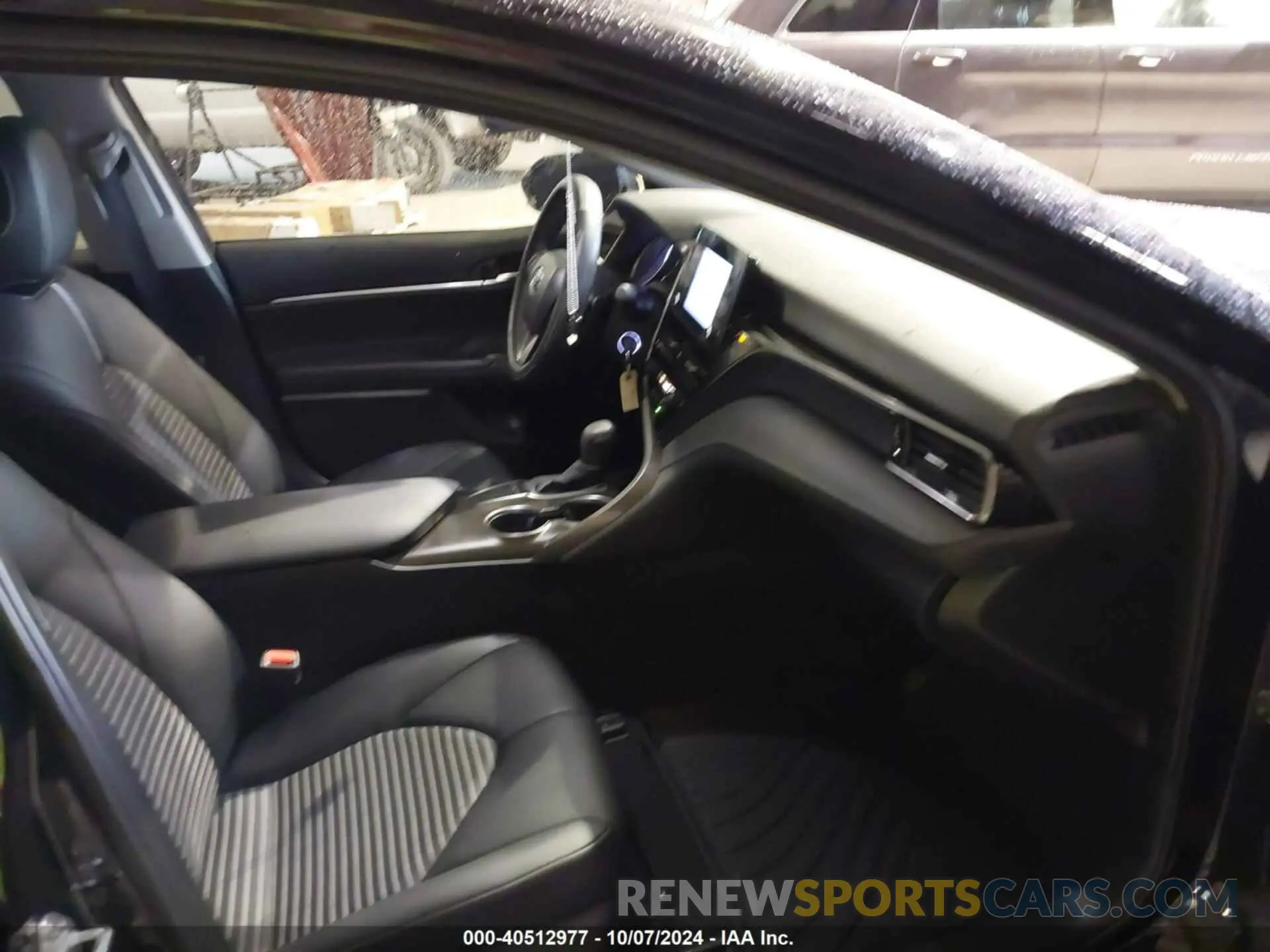 5 fotografías del automóvil dañado 4T1G11AK2RU921686 TOYOTA CAMRY 2024