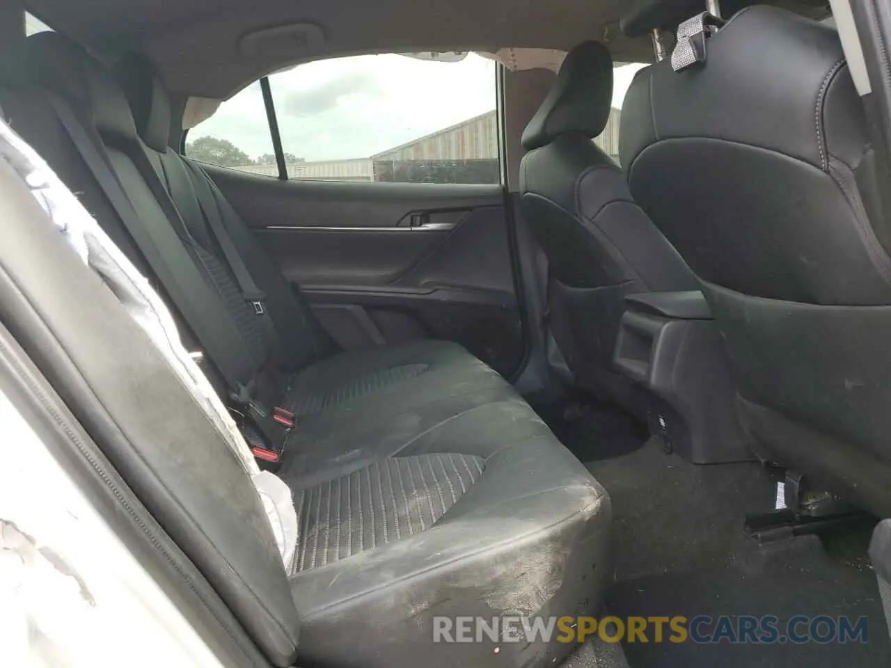 10 fotografías del automóvil dañado 4T1G11AK3RU202141 TOYOTA CAMRY 2024