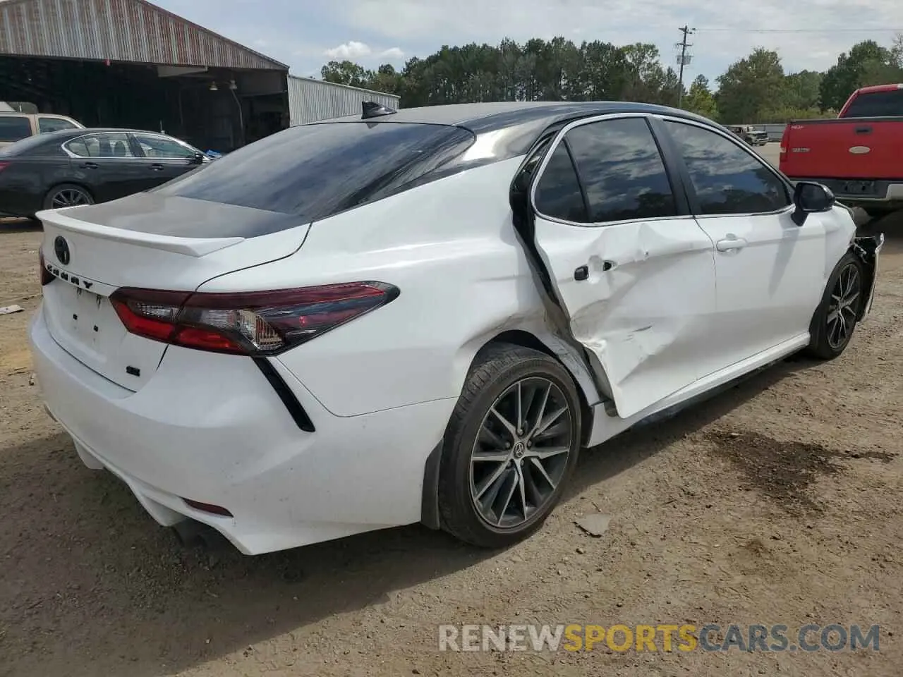 3 fotografías del automóvil dañado 4T1G11AK3RU202141 TOYOTA CAMRY 2024