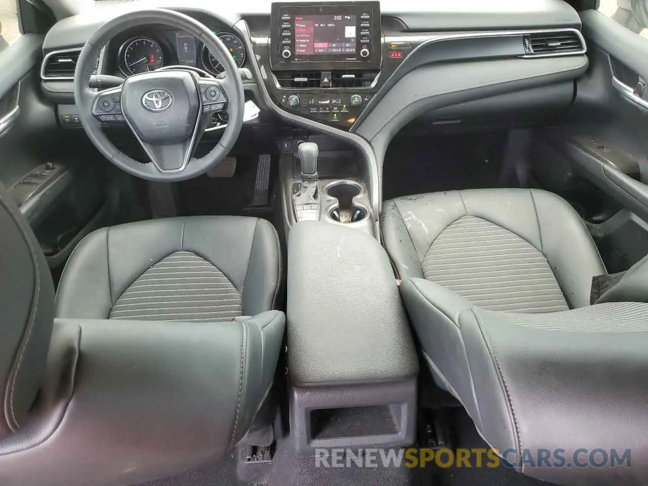8 fotografías del automóvil dañado 4T1G11AK3RU202141 TOYOTA CAMRY 2024