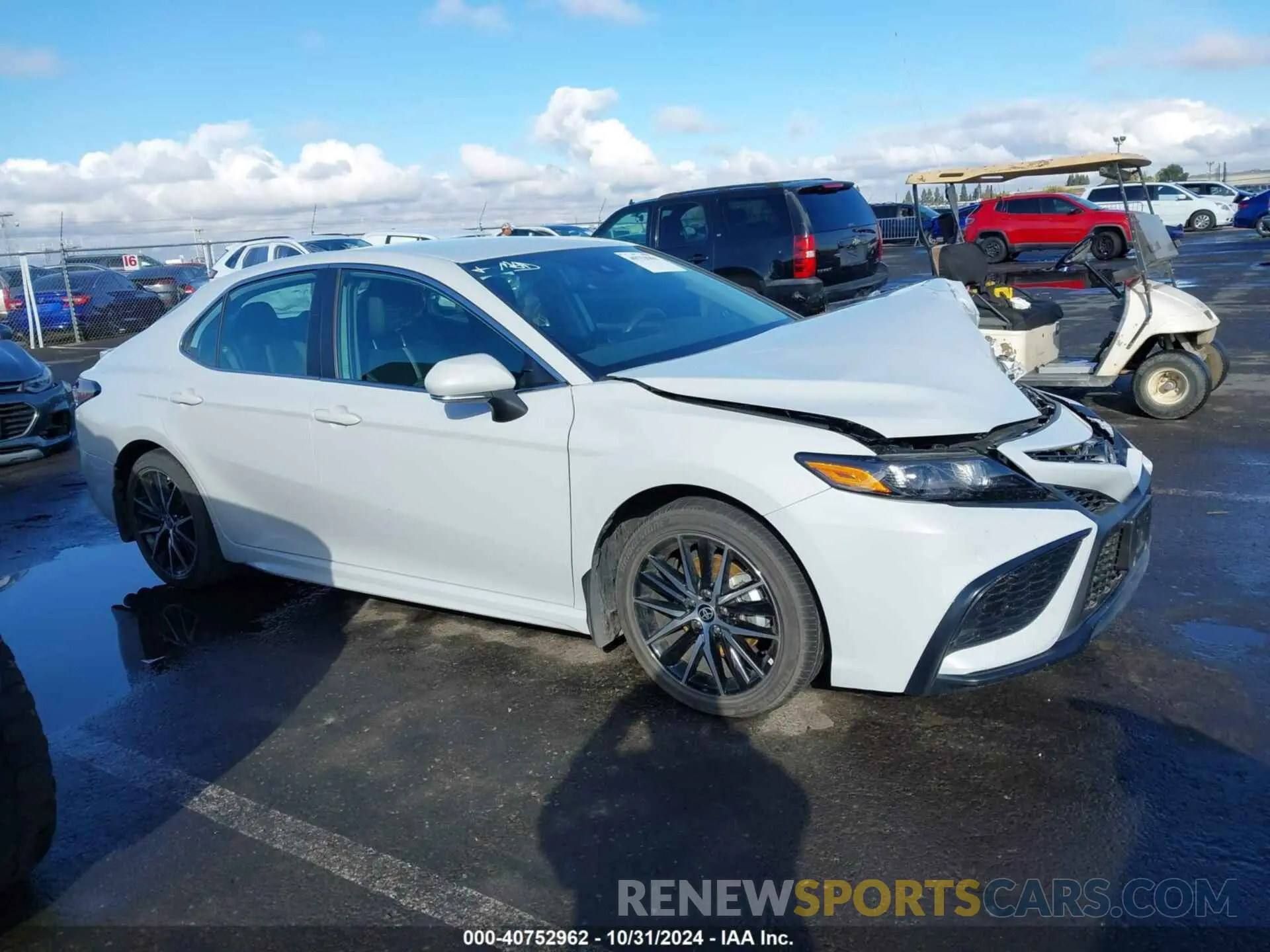 13 fotografías del automóvil dañado 4T1G11AK3RU207744 TOYOTA CAMRY 2024