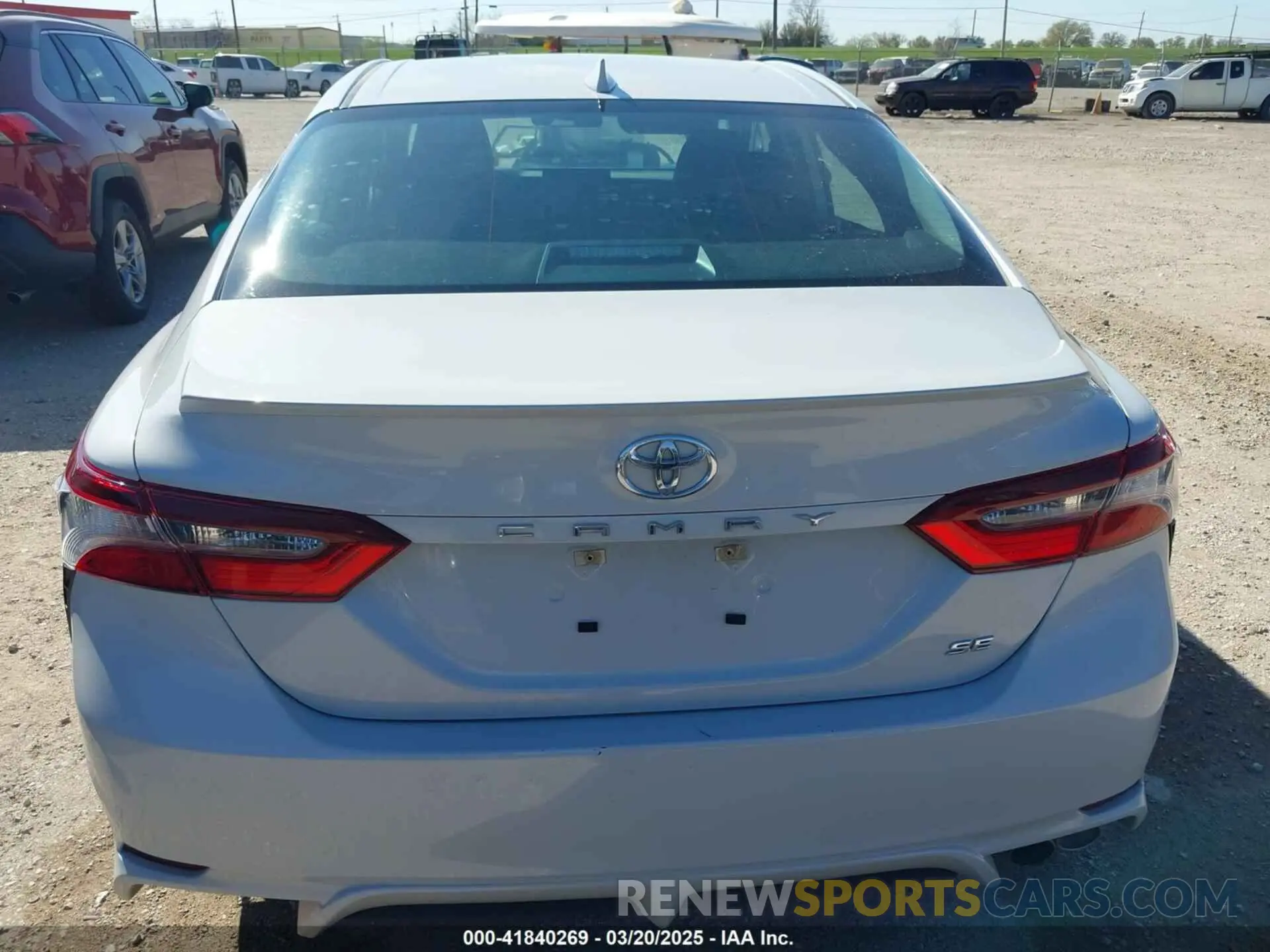 16 fotografías del automóvil dañado 4T1G11AK3RU216797 TOYOTA CAMRY 2024