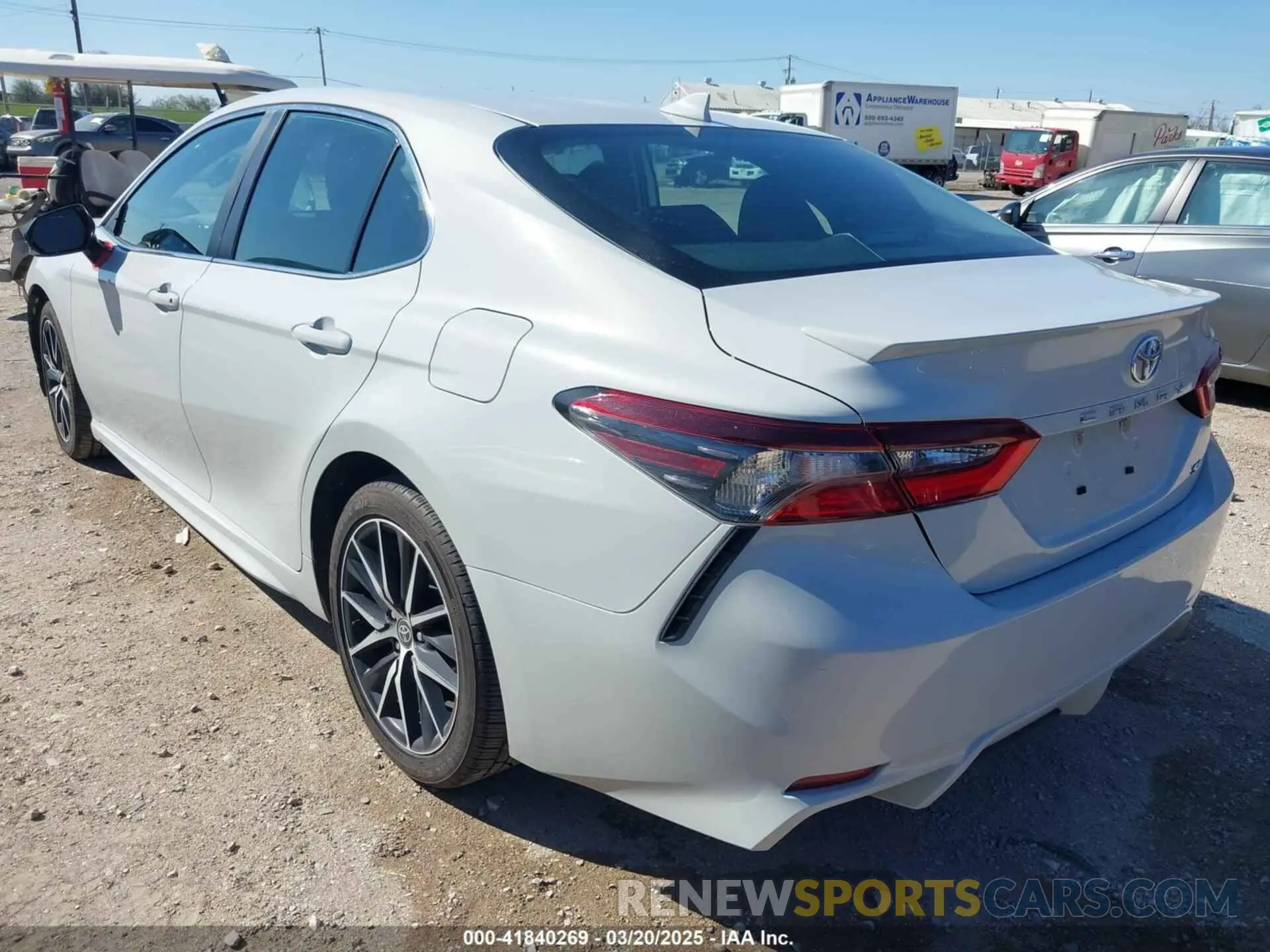 3 fotografías del automóvil dañado 4T1G11AK3RU216797 TOYOTA CAMRY 2024