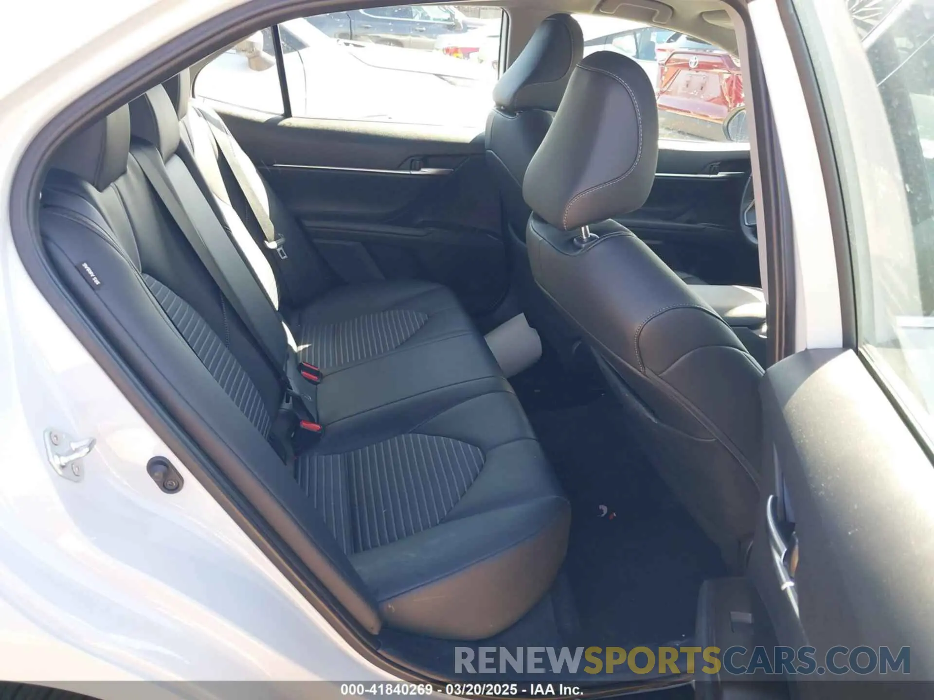 8 fotografías del automóvil dañado 4T1G11AK3RU216797 TOYOTA CAMRY 2024
