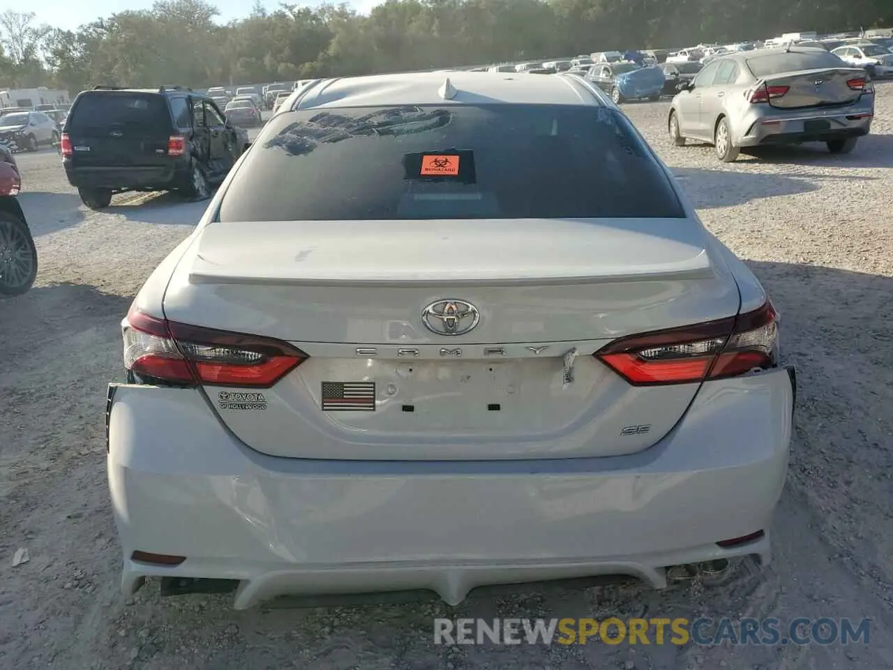 6 fotografías del automóvil dañado 4T1G11AK3RU218856 TOYOTA CAMRY 2024