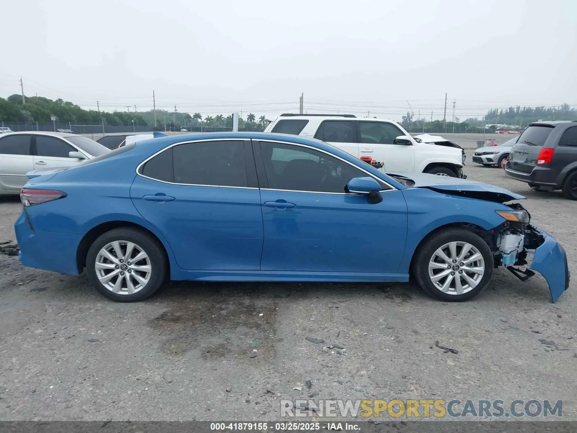 13 fotografías del automóvil dañado 4T1G11AK3RU223443 TOYOTA CAMRY 2024