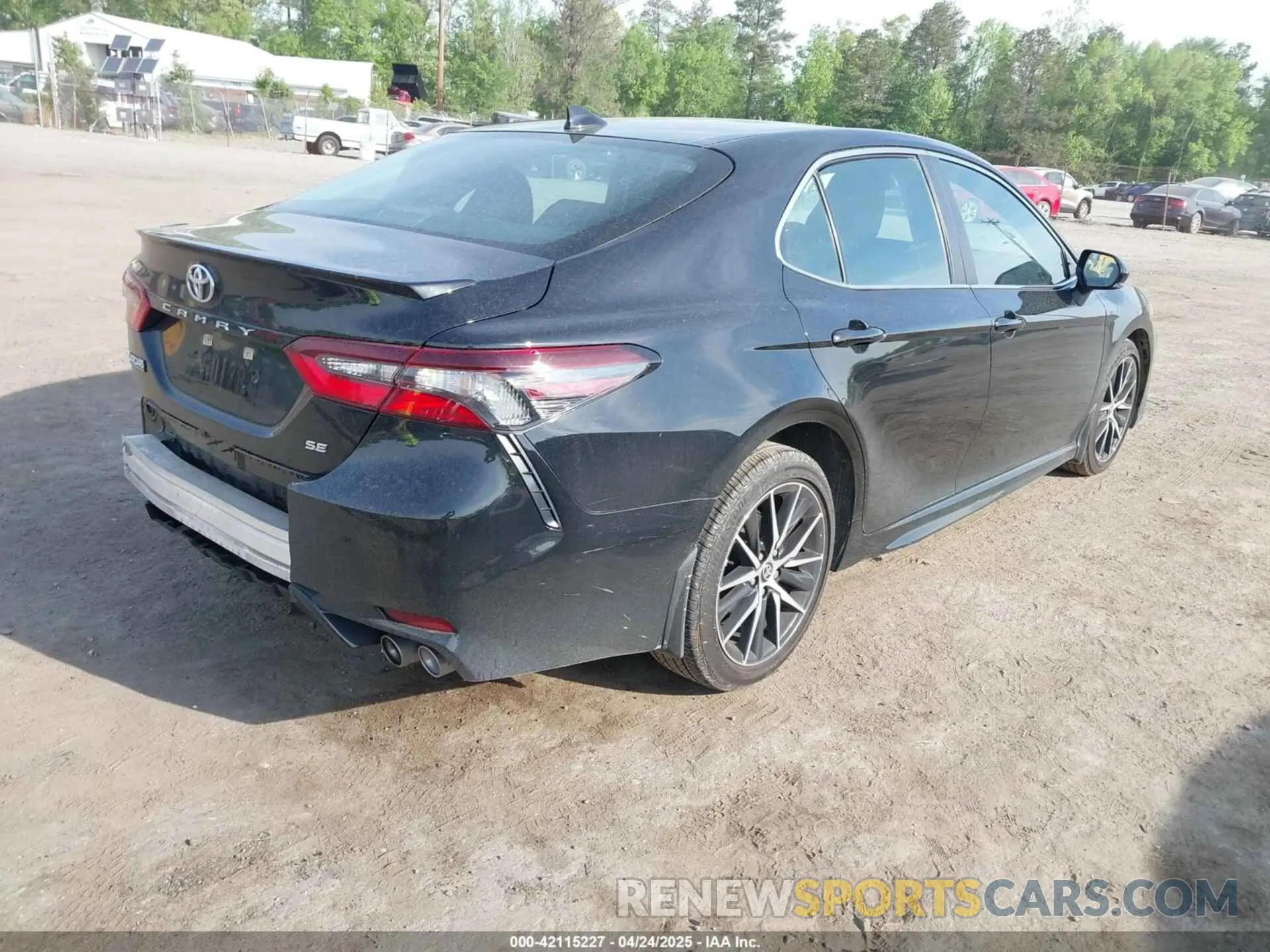 4 fotografías del automóvil dañado 4T1G11AK3RU259780 TOYOTA CAMRY 2024