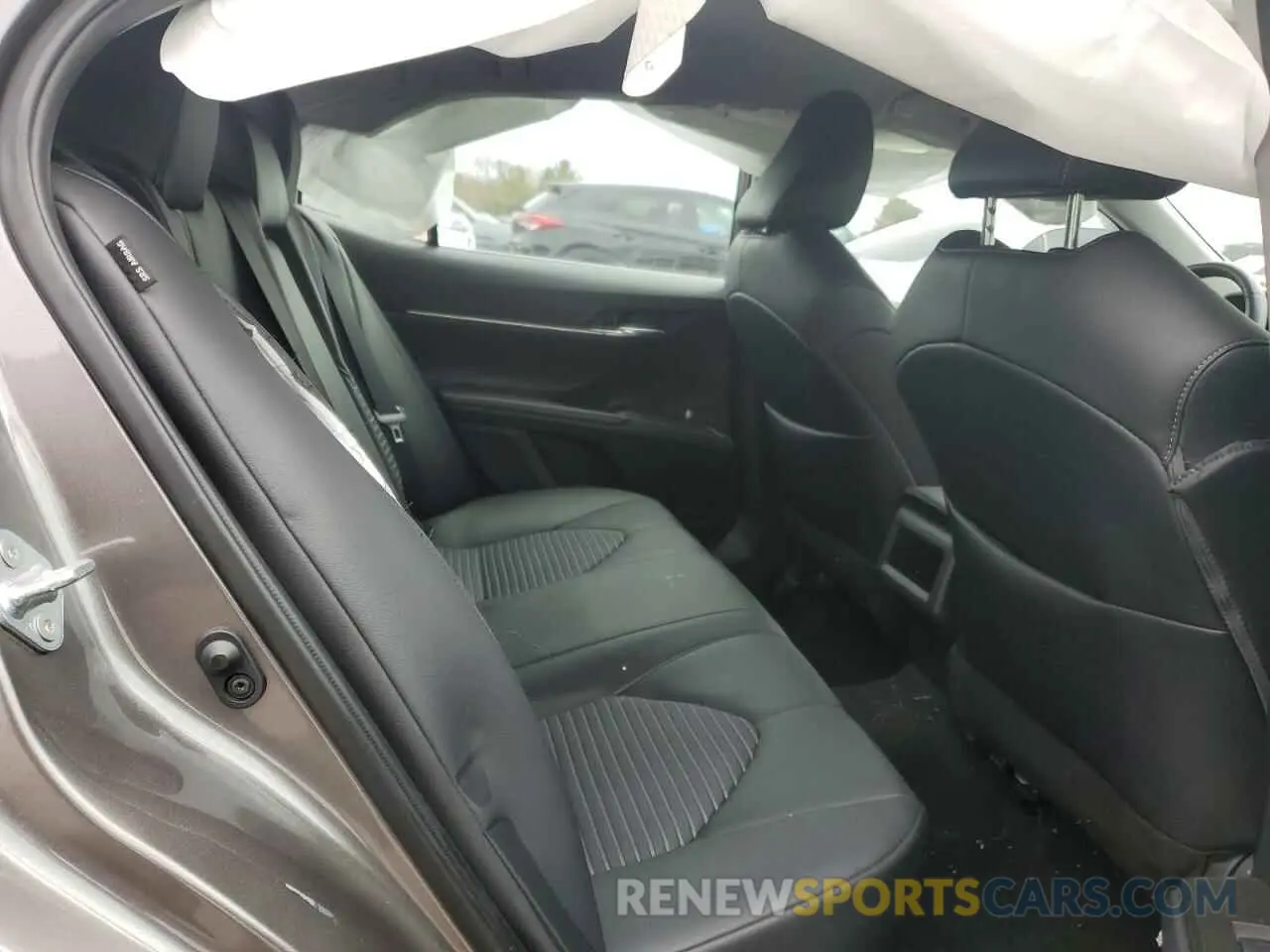 10 fotografías del automóvil dañado 4T1G11AK3RU260878 TOYOTA CAMRY 2024